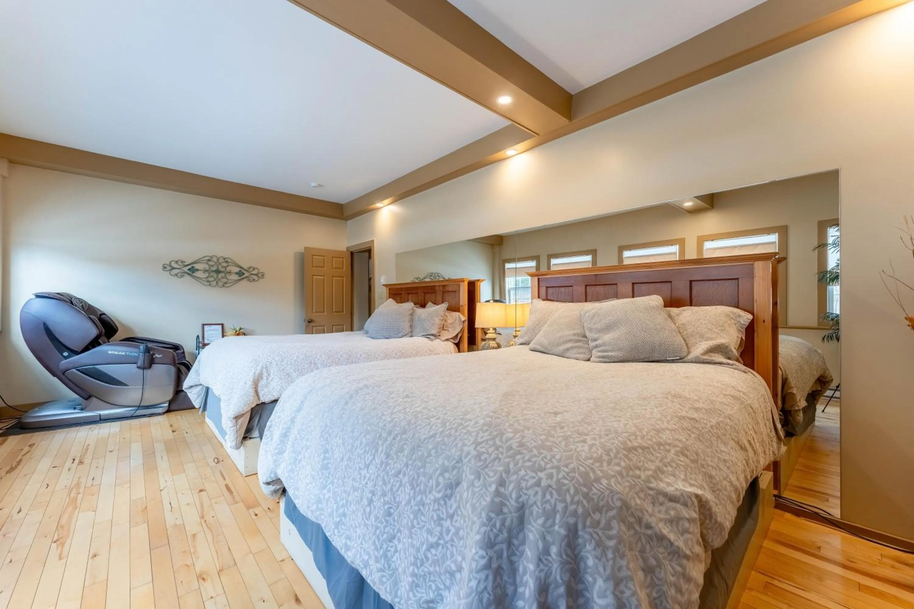 Bed in Dominion Hill Country Inn