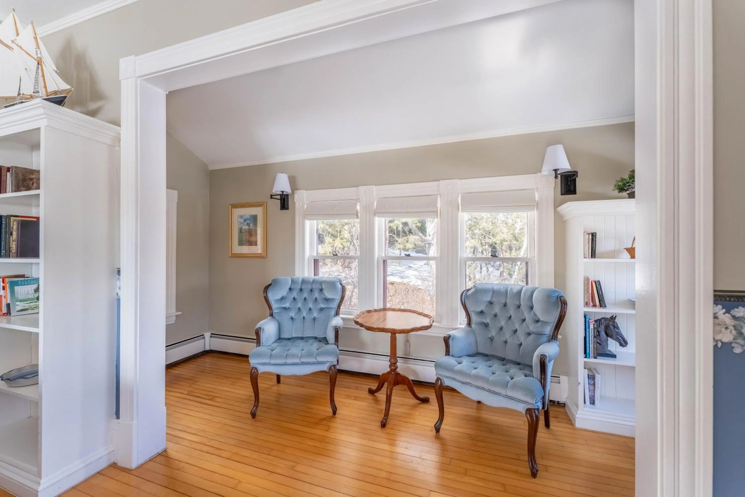 Seating area in Dominion Hill Country Inn