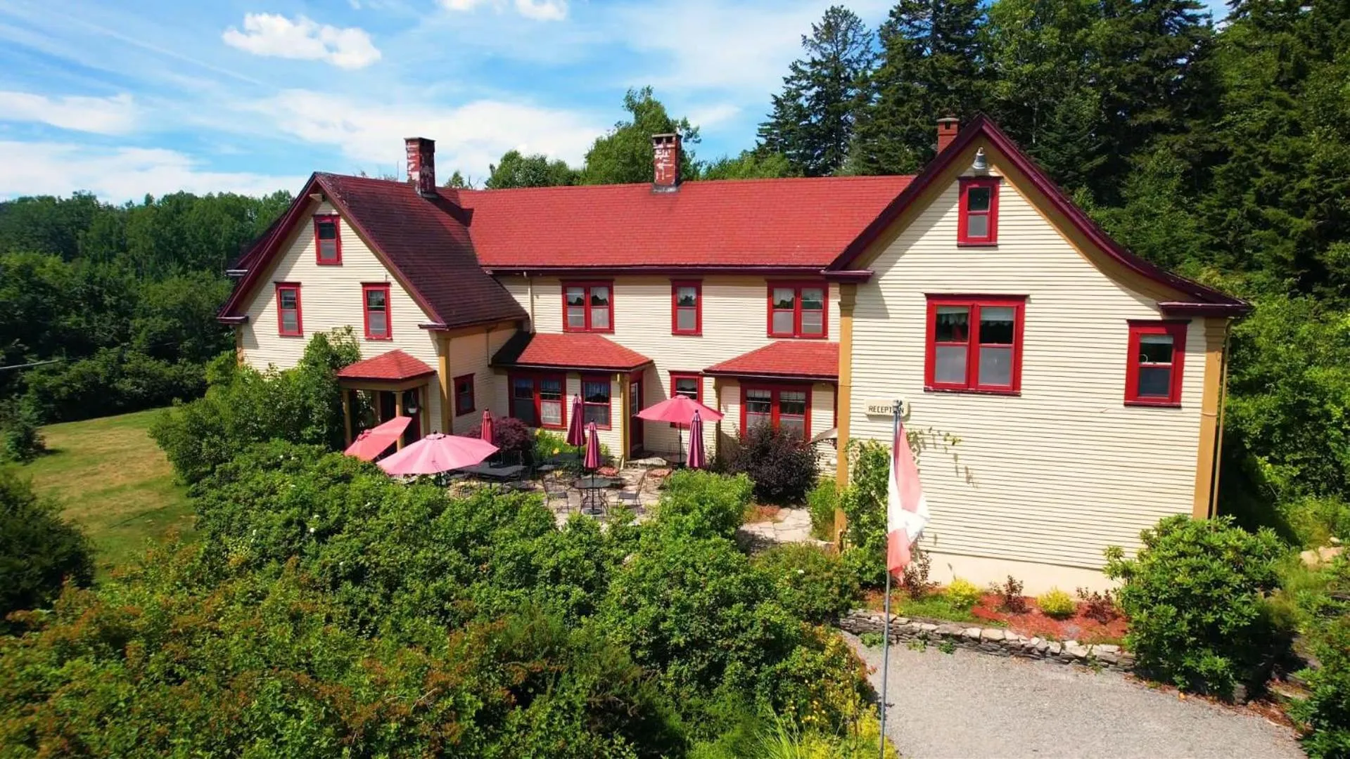 Property building in Dominion Hill Country Inn