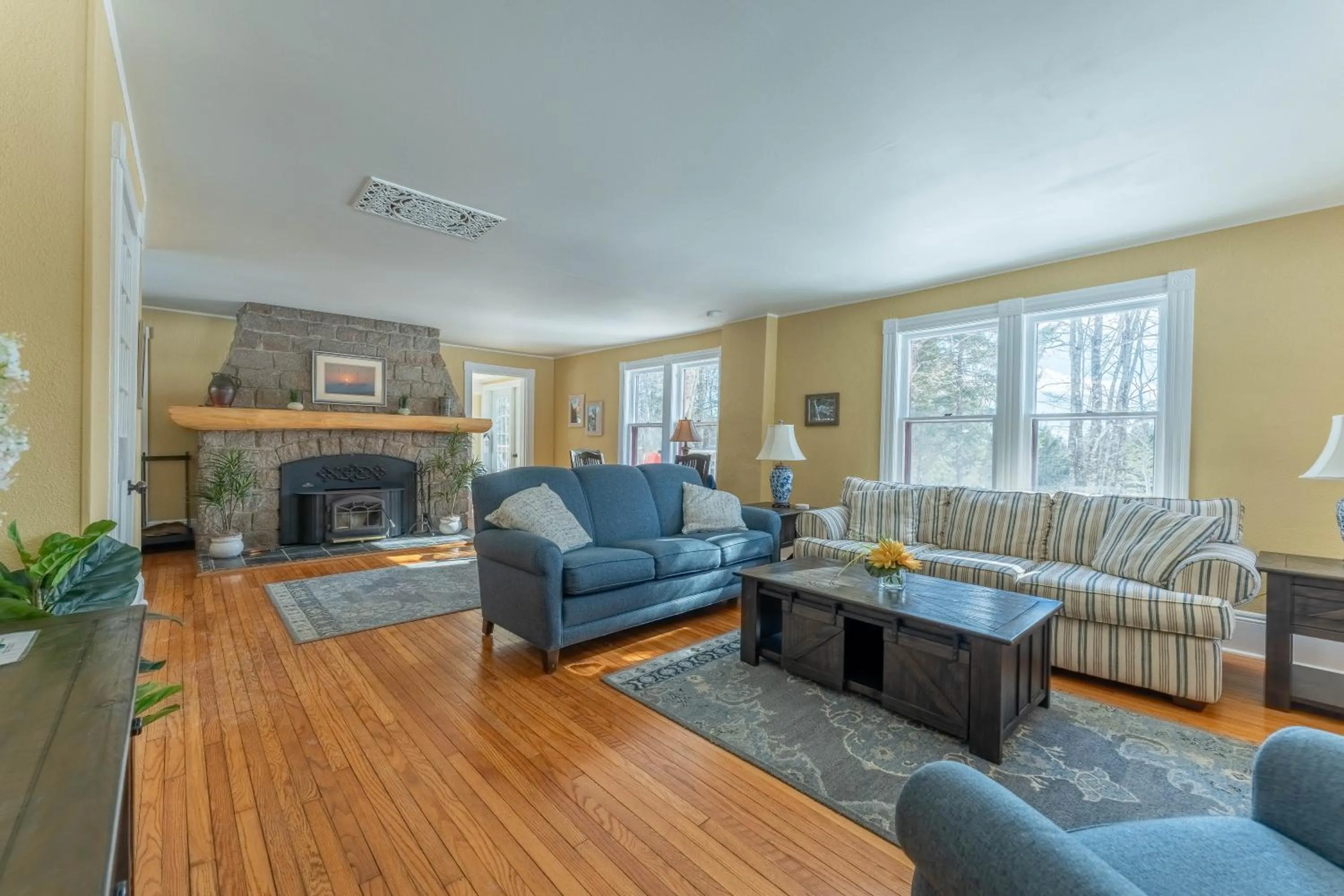 Living room in Dominion Hill Country Inn