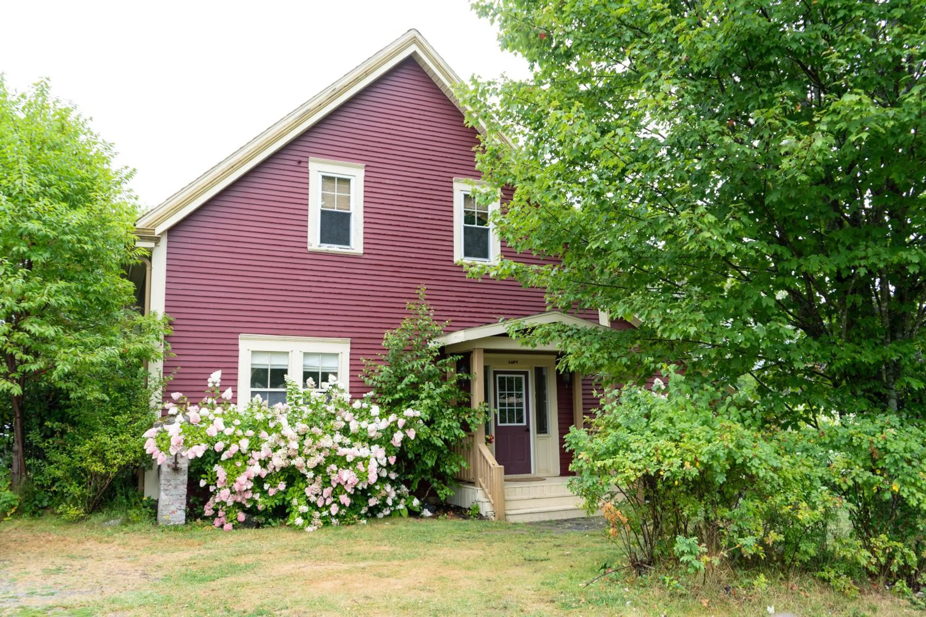 Property building in Dominion Hill Country Inn
