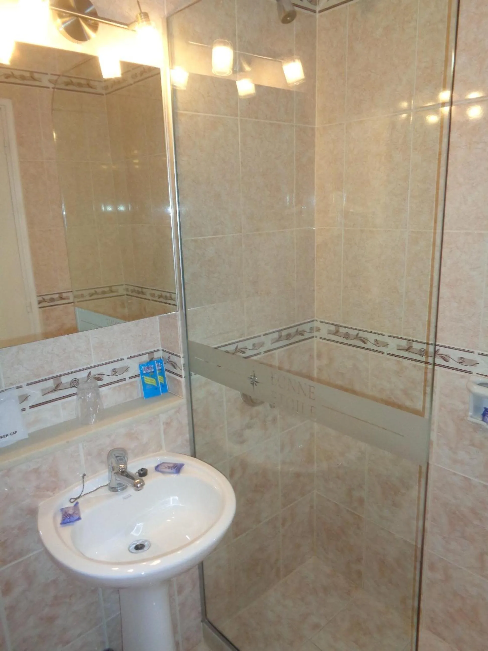 Bathroom in Bonne Etoile