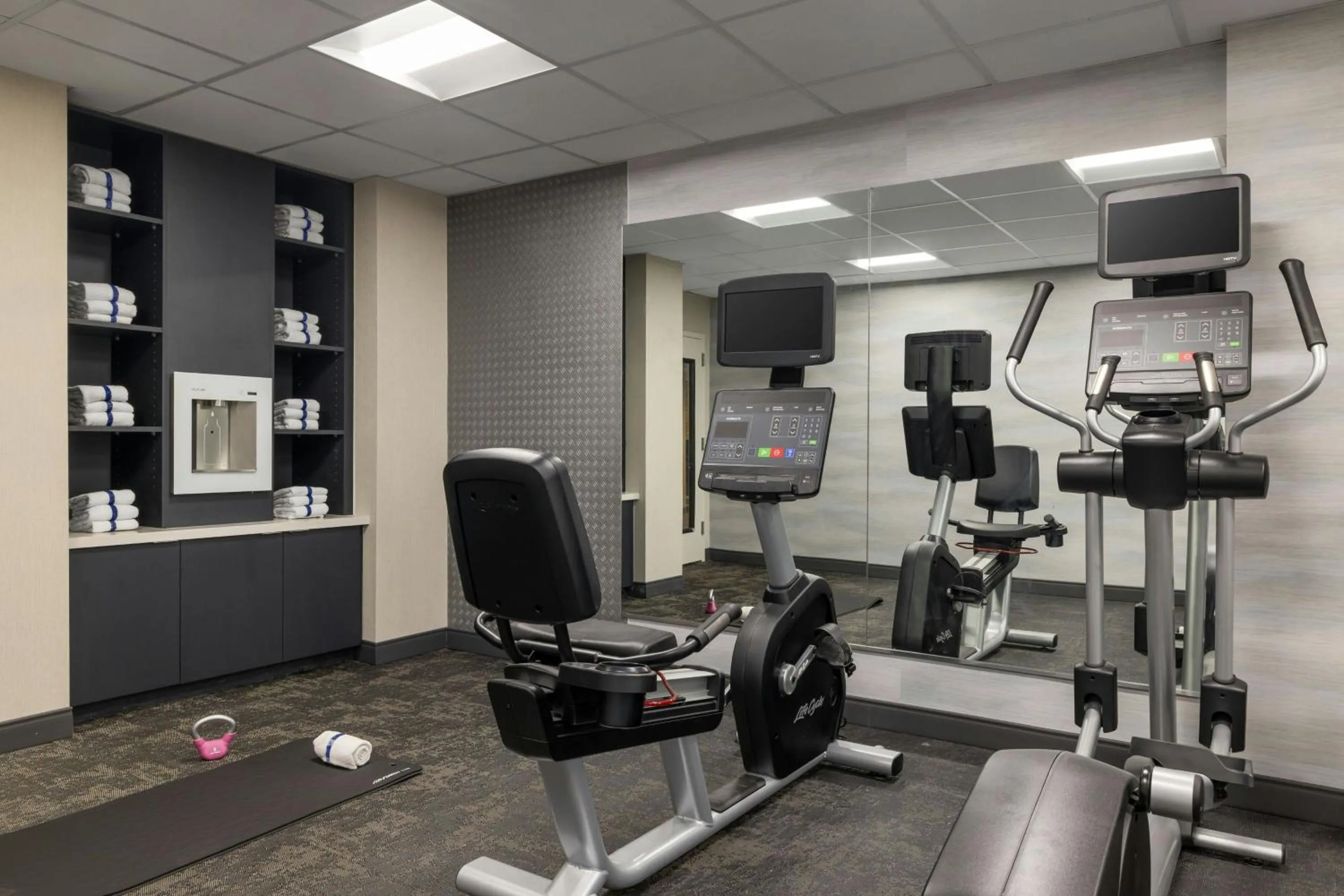 Fitness centre/facilities in Fairfield Inn & Suites Memphis Olive Branch