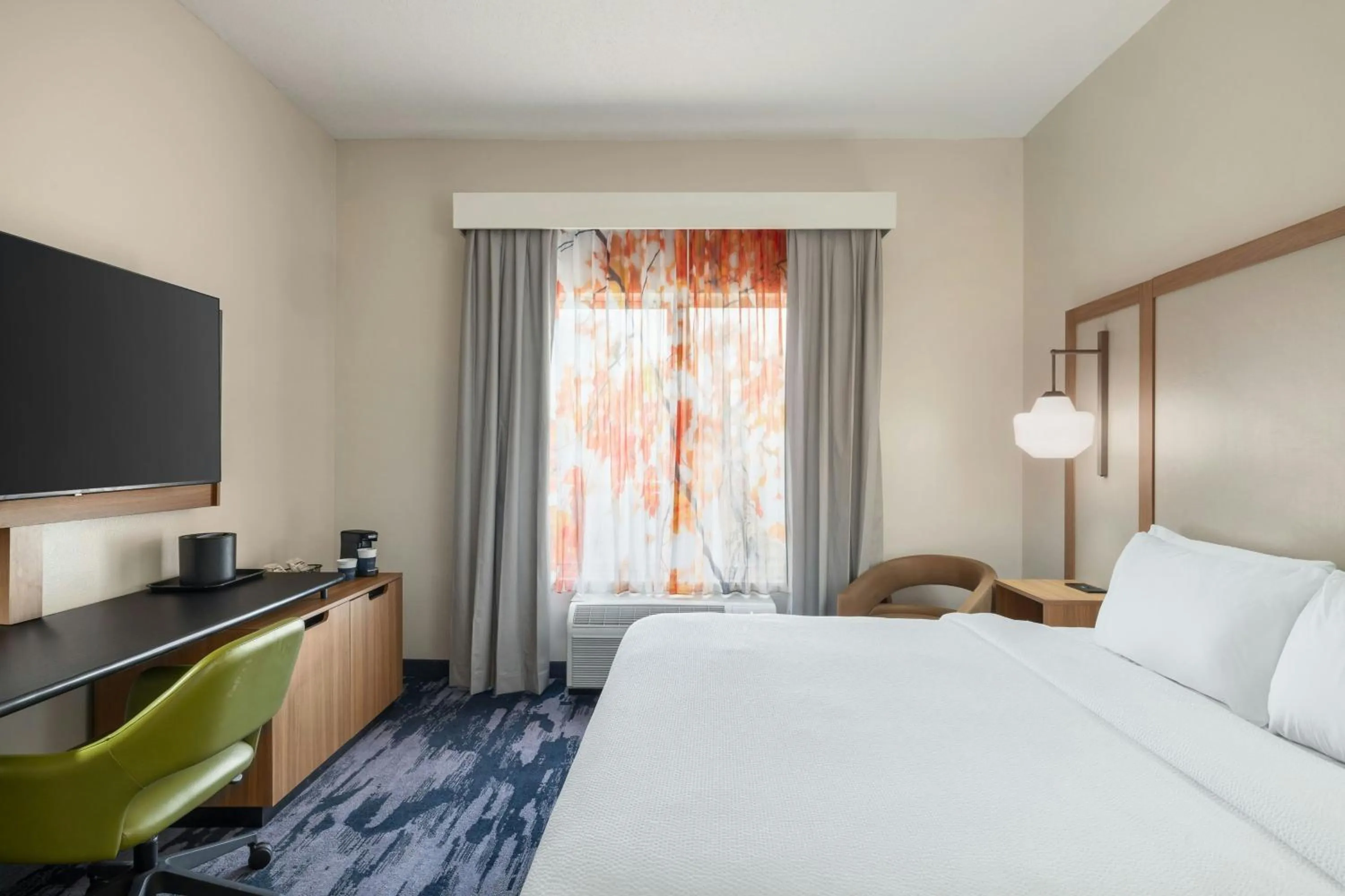 Photo of the whole room, Bed in Fairfield Inn & Suites Memphis Olive Branch