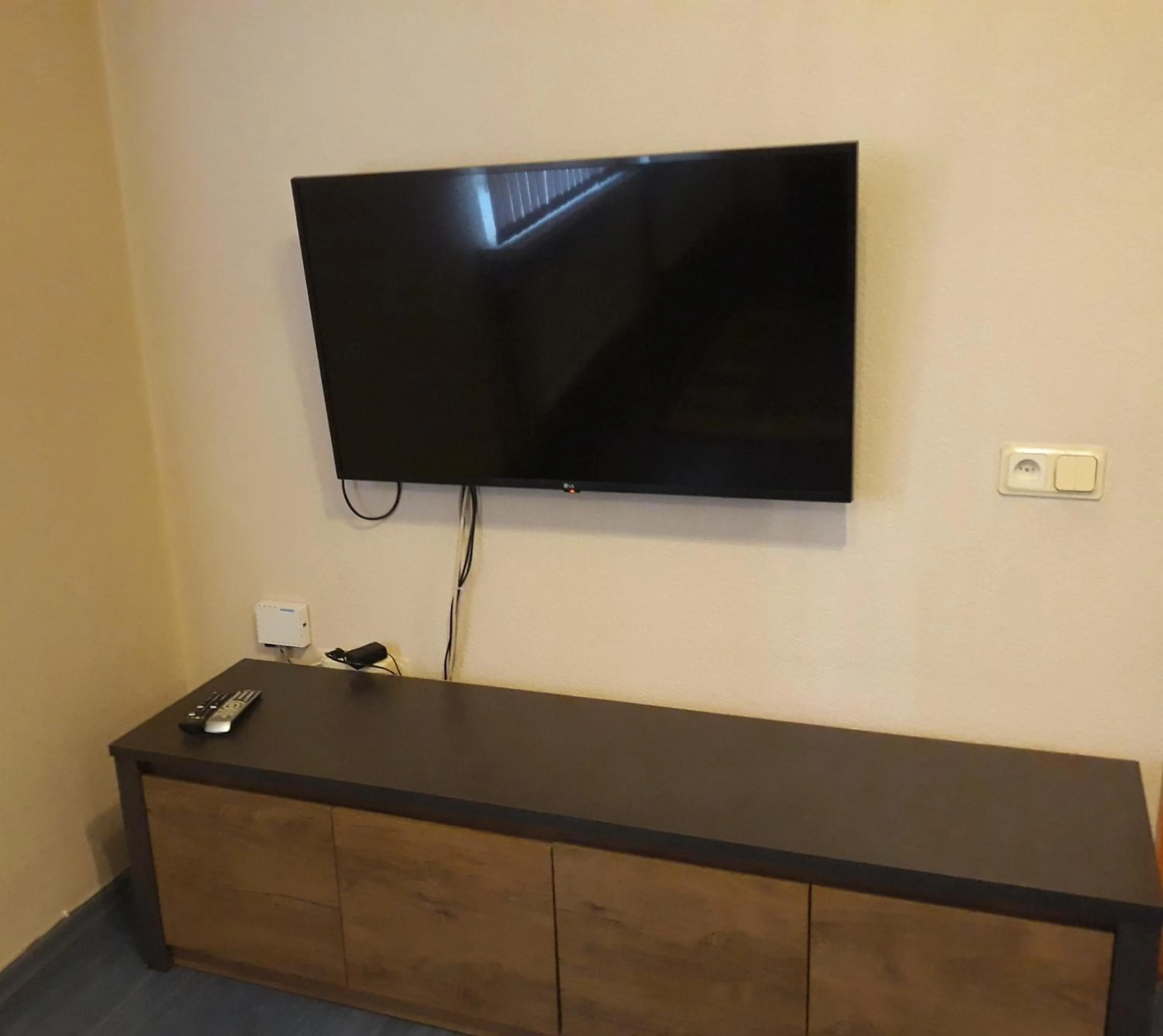 Town Center Studio Apartment