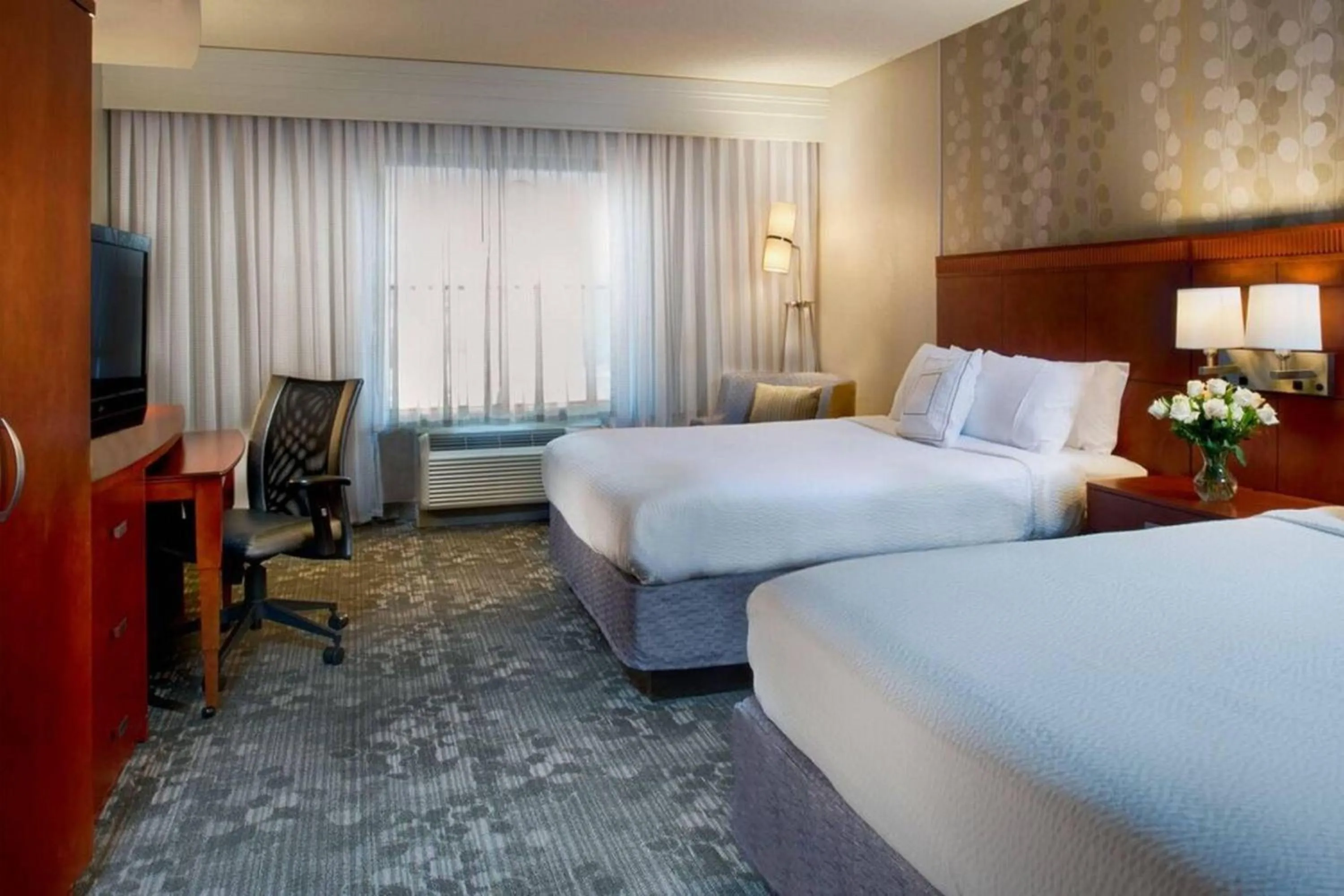 Photo of the whole room, Bed in Courtyard Memphis Collierville