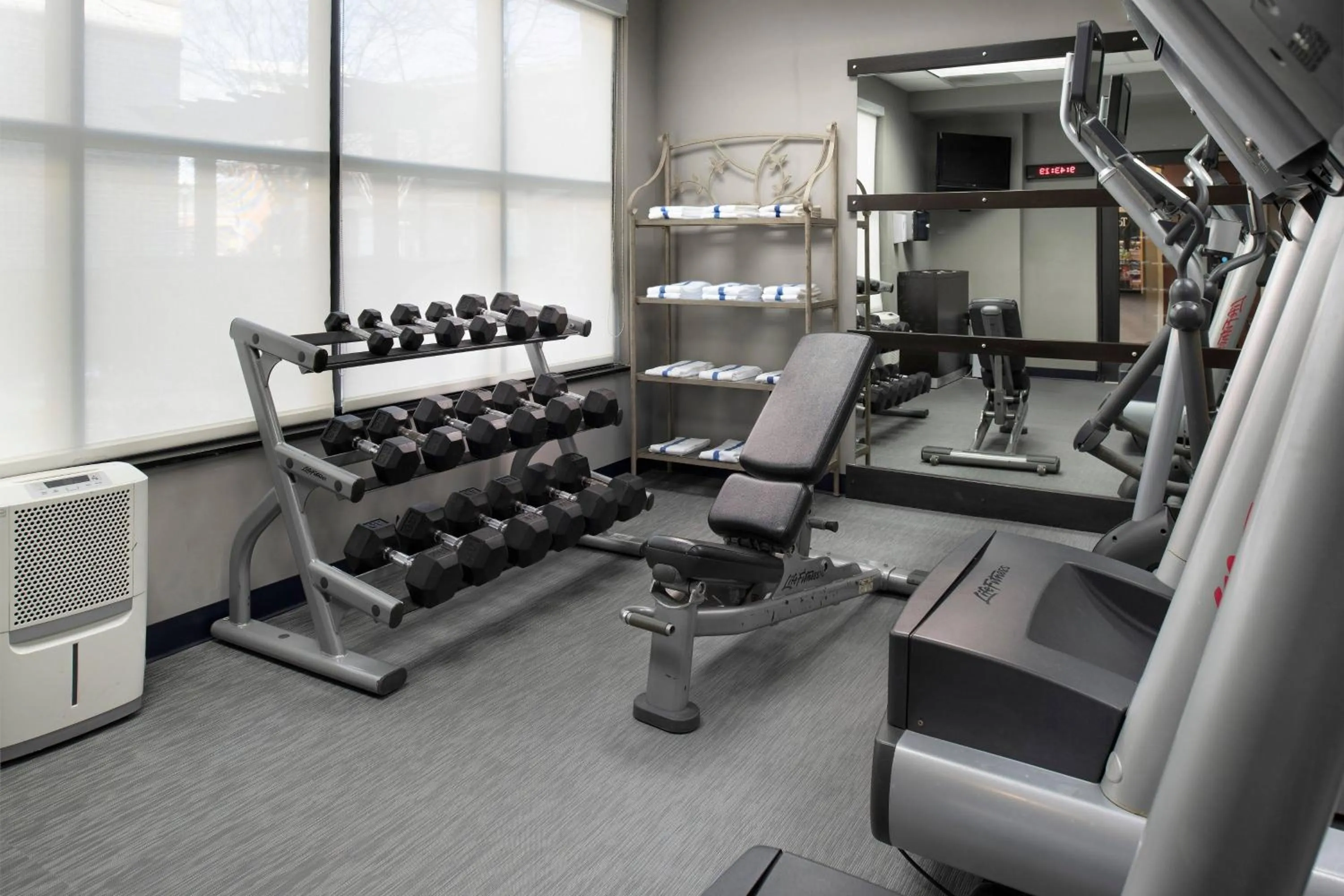 Fitness centre/facilities in Courtyard Memphis Collierville