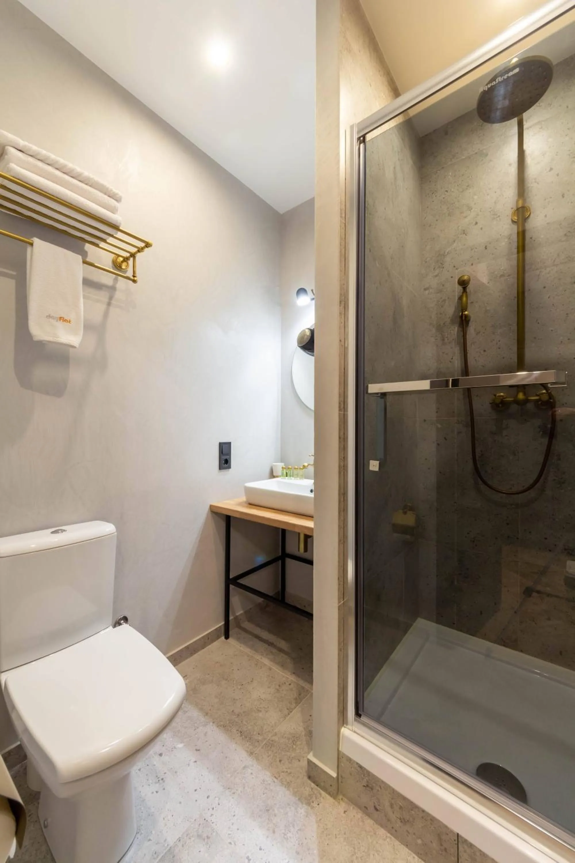 Shower in Idea Design Apart-Hotel Prorizna