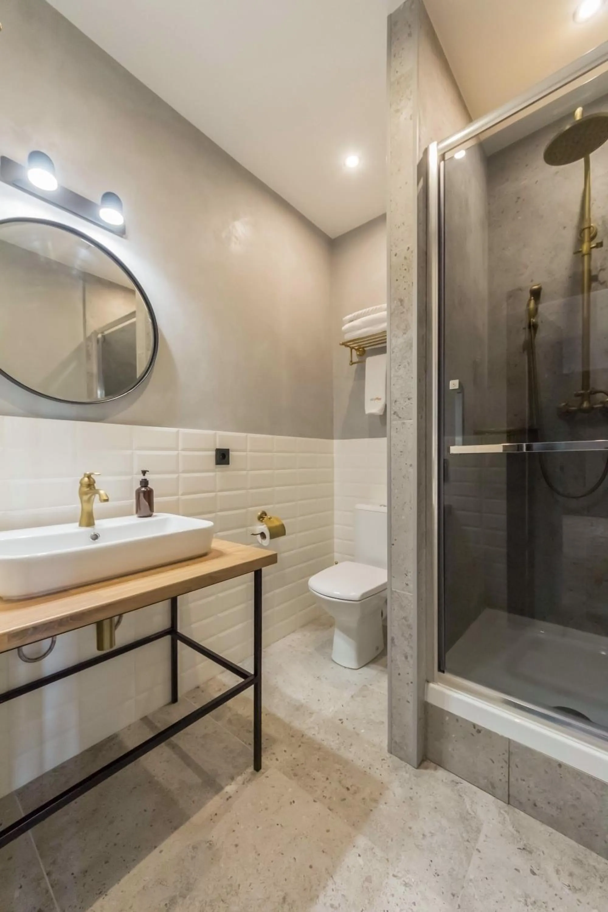 Shower in Idea Design Apart-Hotel Prorizna