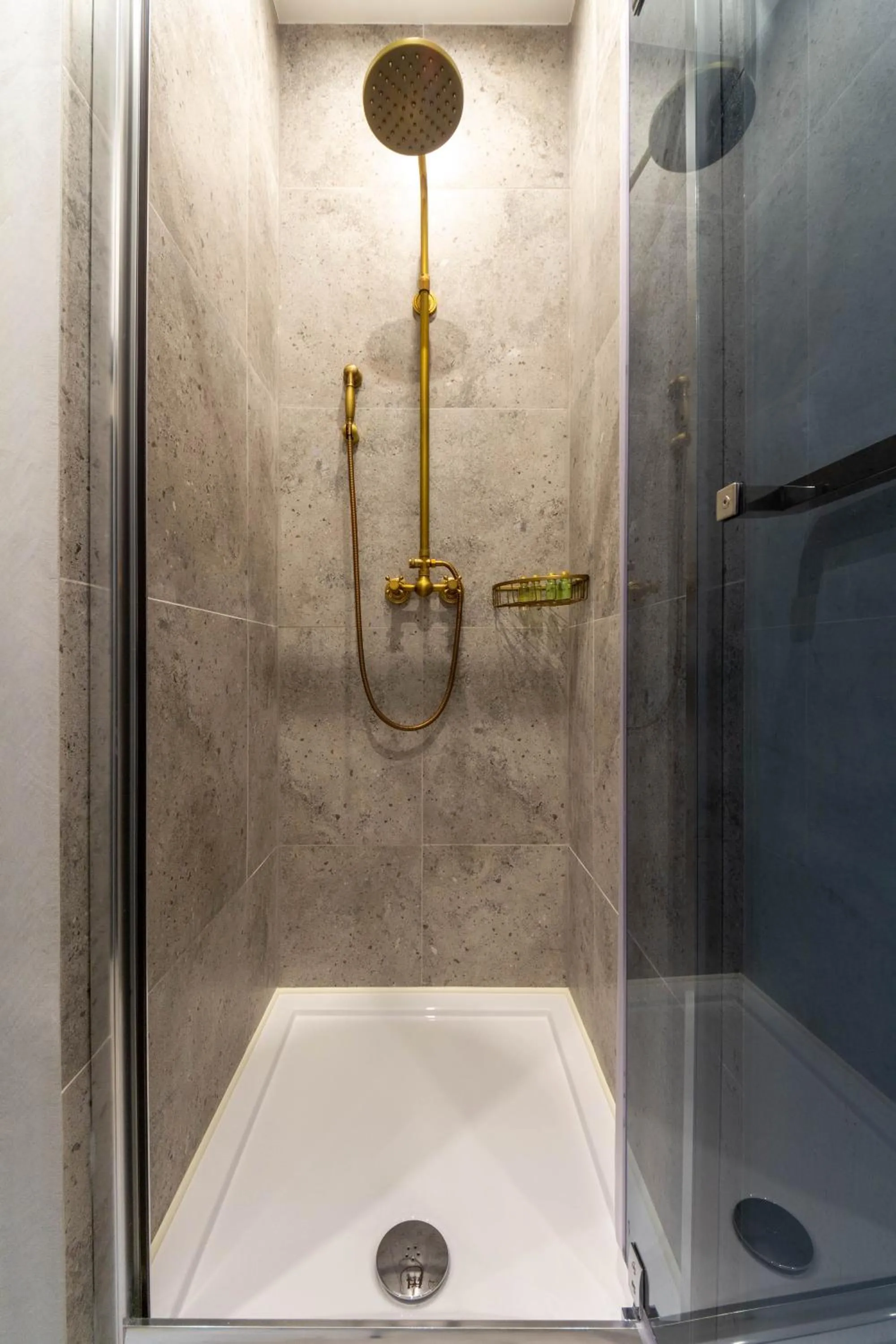 Shower in Idea Design Apart-Hotel Prorizna