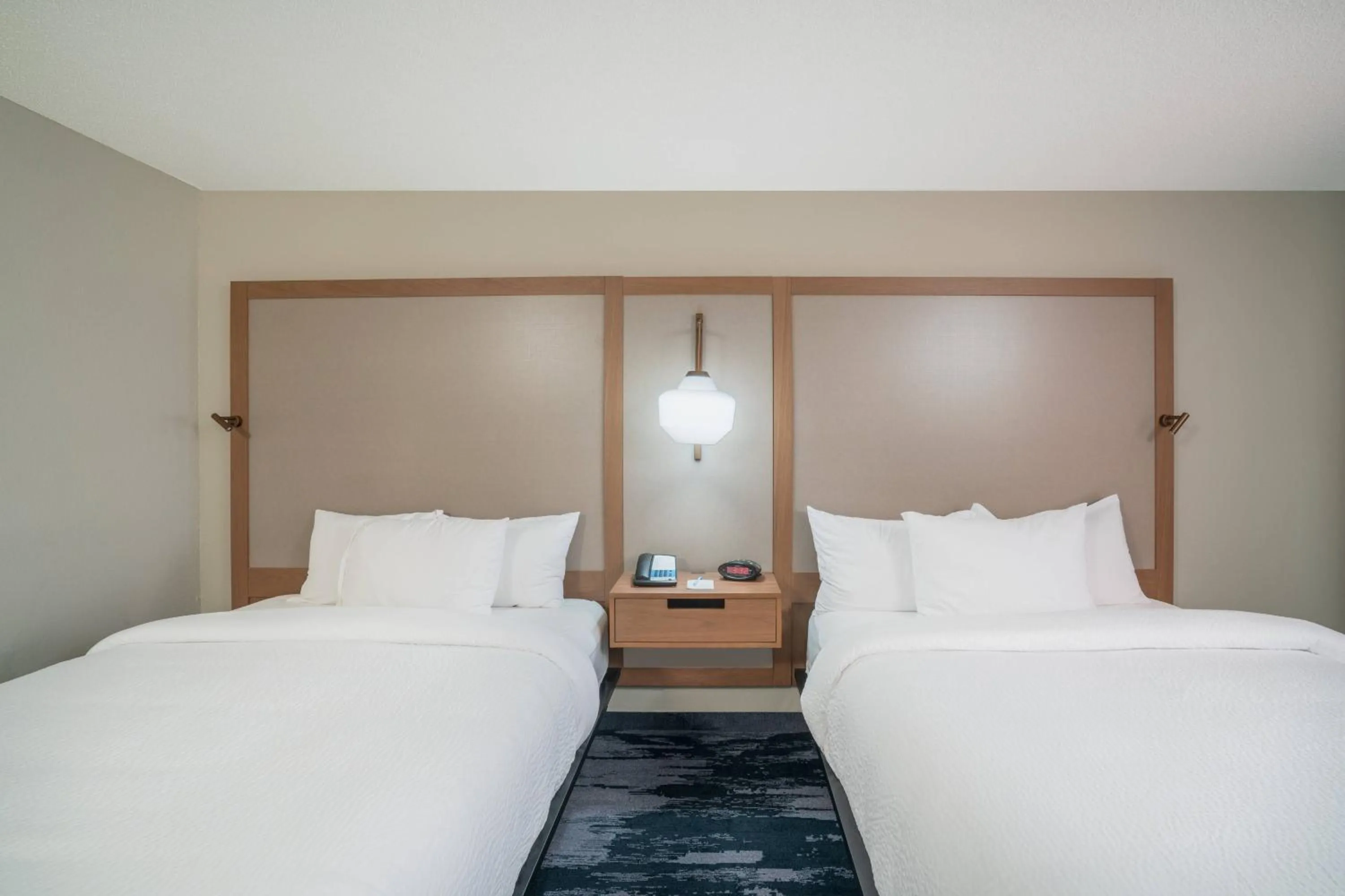 Photo of the whole room, Bed in Fairfield Inn & Suites Memphis I-240 & Perkins