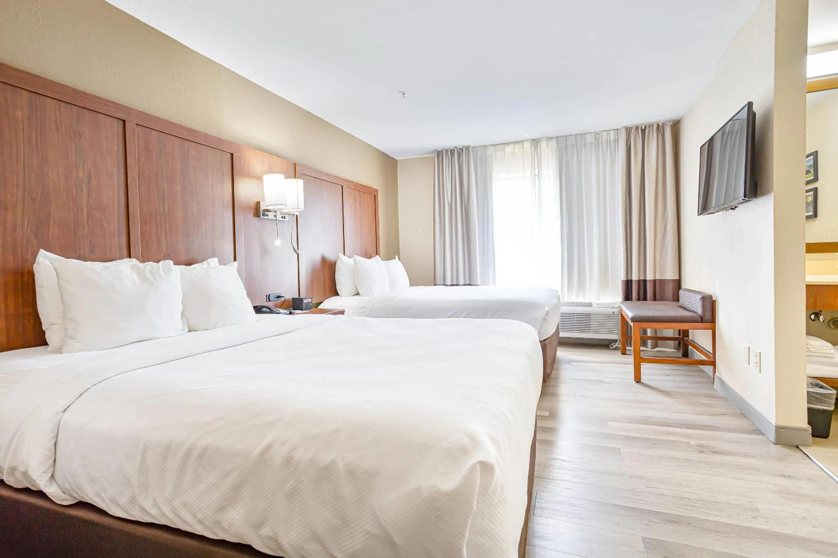 Bedroom, Bed in Comfort Inn & Suites Montgomery East Carmichael Rd