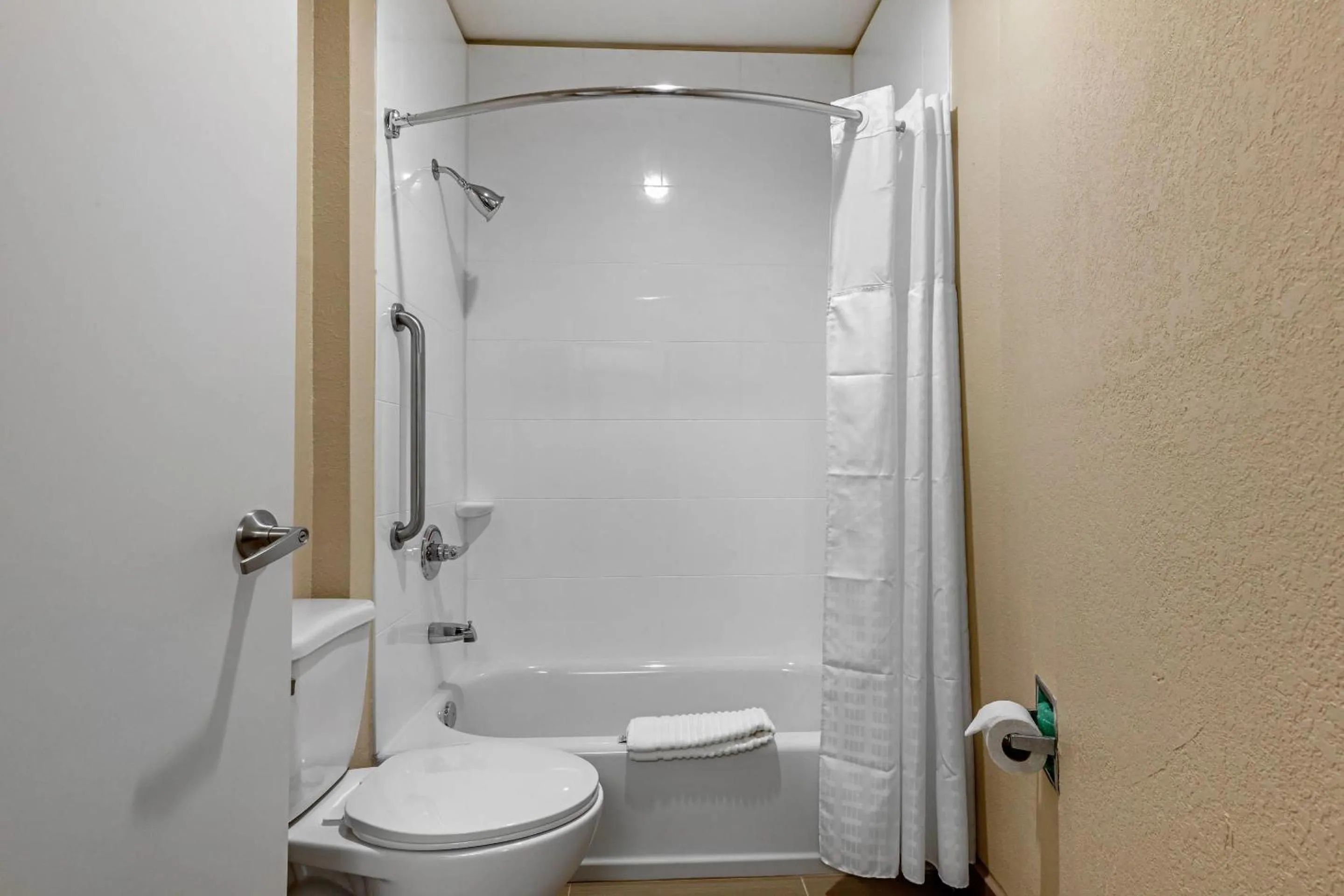 Bedroom in Comfort Inn & Suites Montgomery East Carmichael Rd