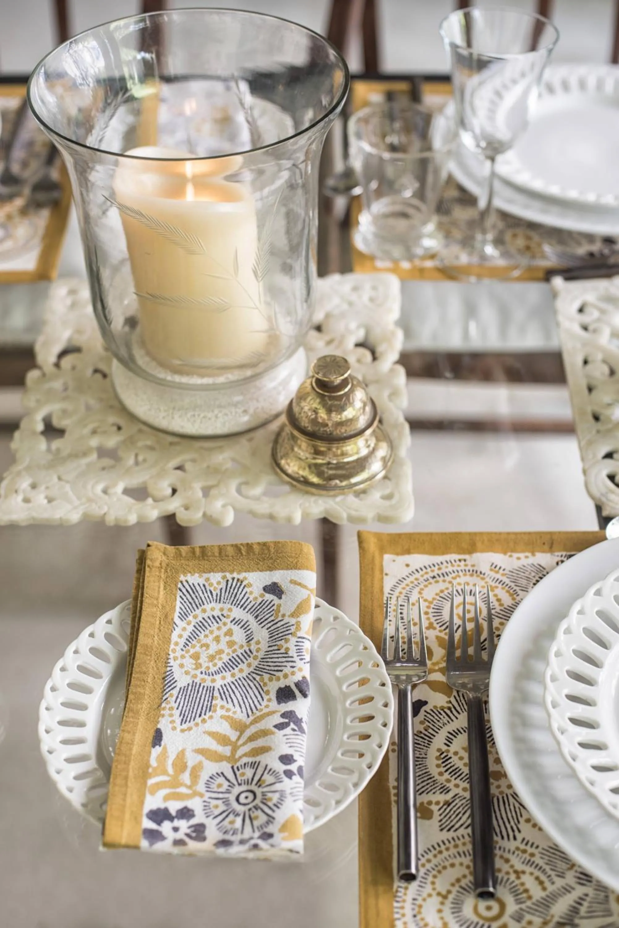 Decorative detail in 20 Middle Street