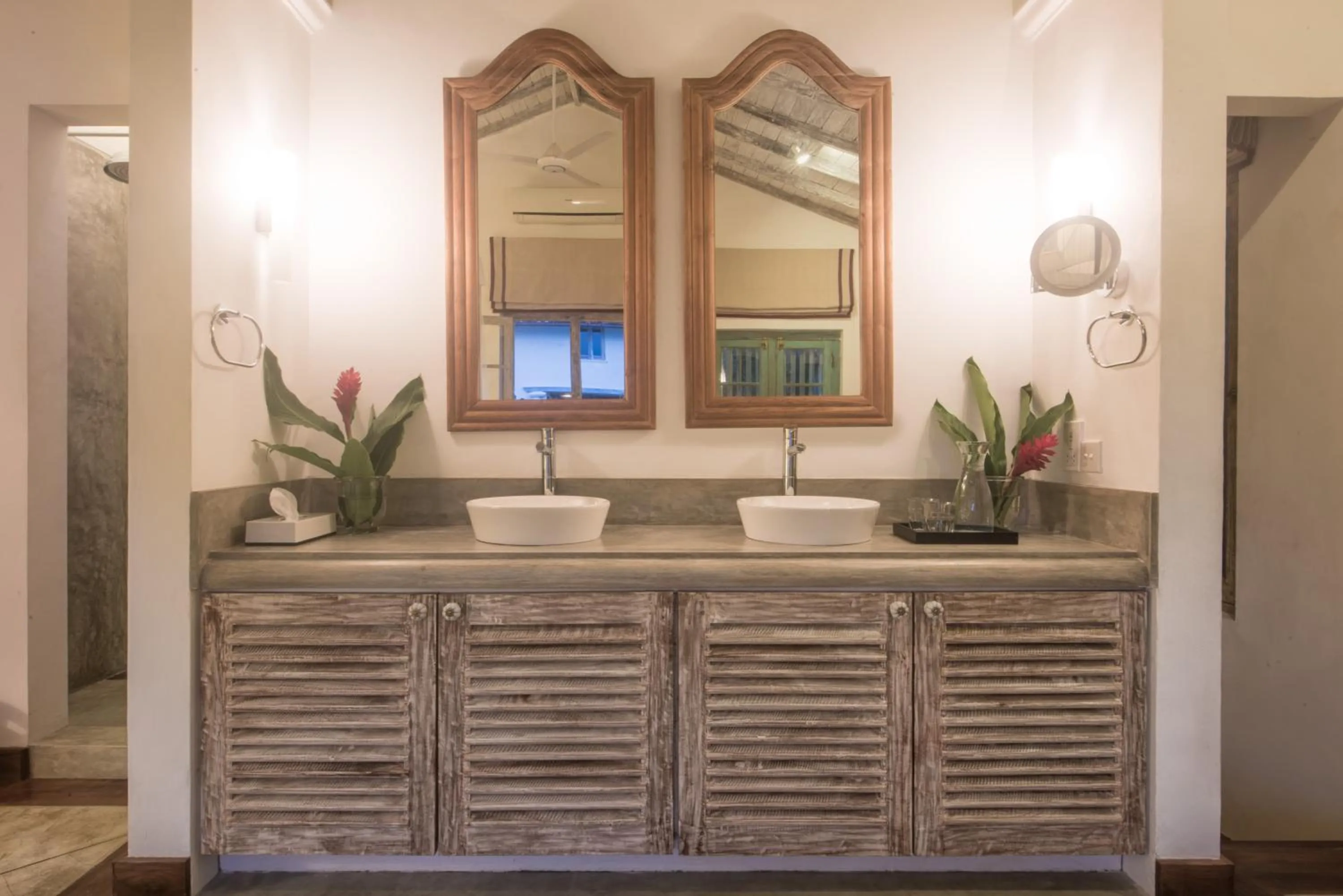 Bathroom in 20 Middle Street