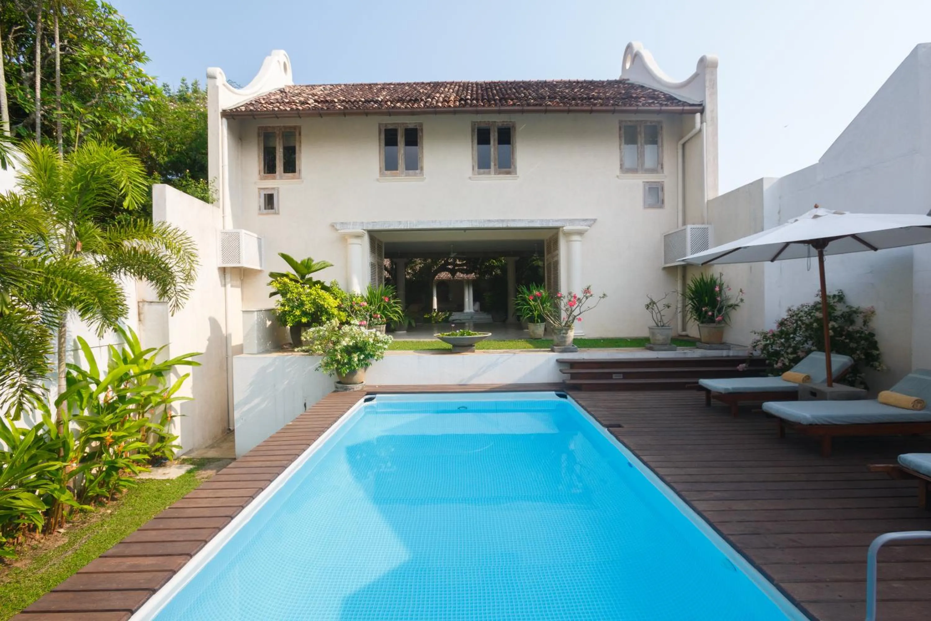 Swimming pool in 20 Middle Street