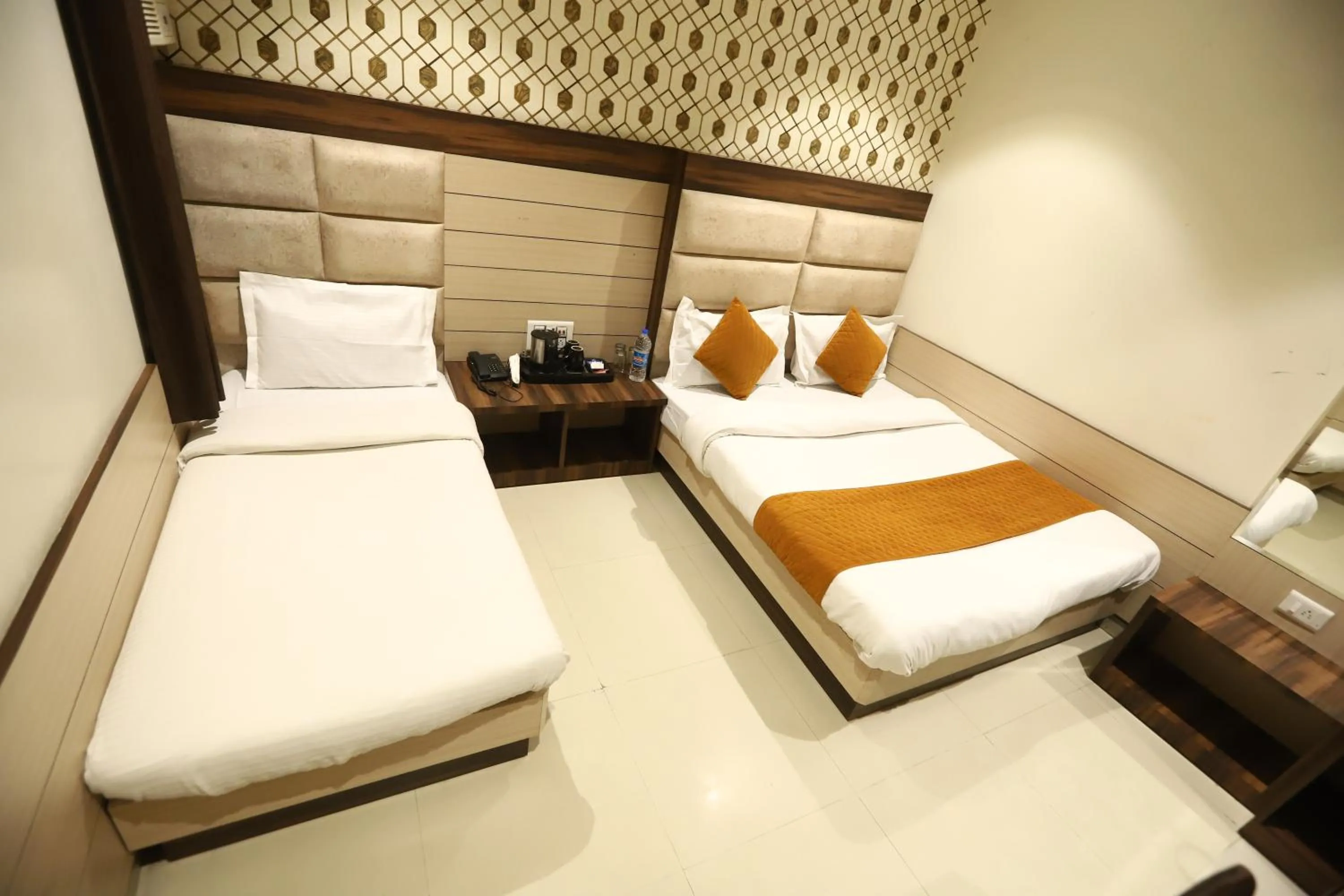 Bedroom, Bed in Hotel Malhotra inn 50 Meter from Golden Temple