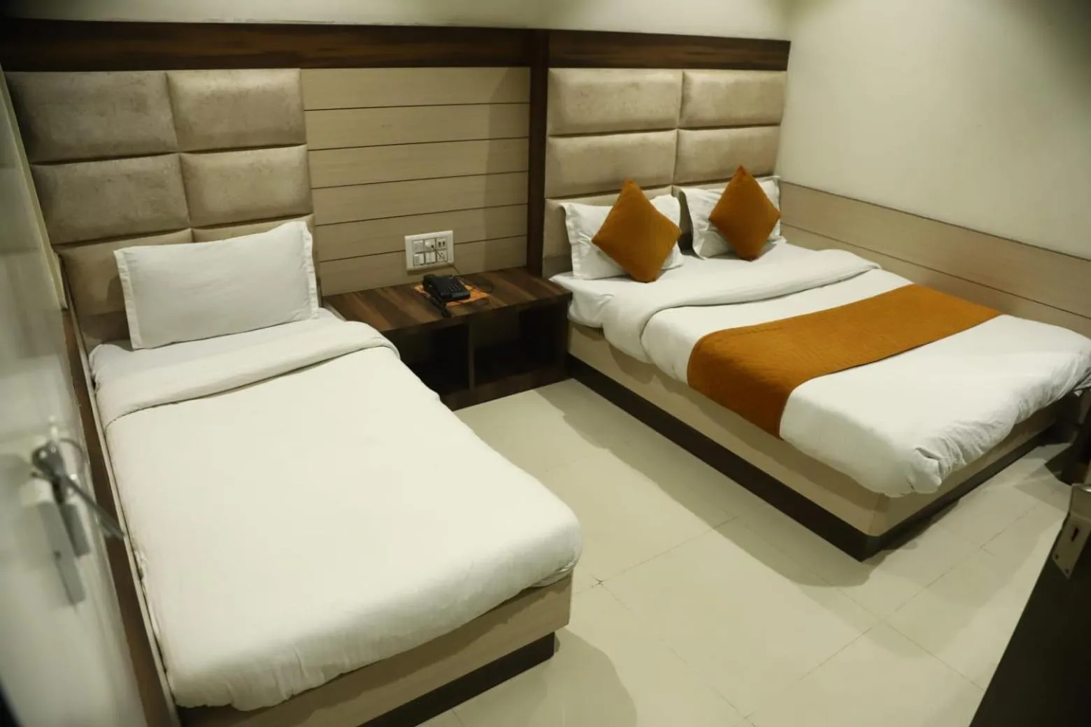 Bedroom, Bed in Hotel Malhotra inn 50 Meter from Golden Temple