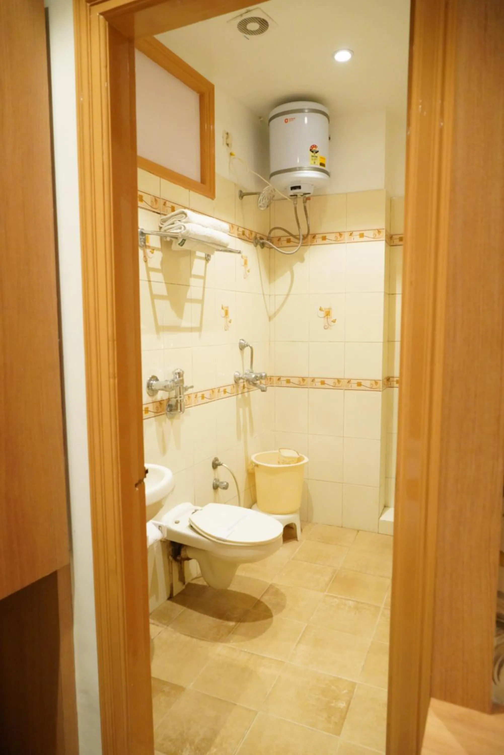 Bathroom in Hotel Malhotra inn 50 Meter from Golden Temple