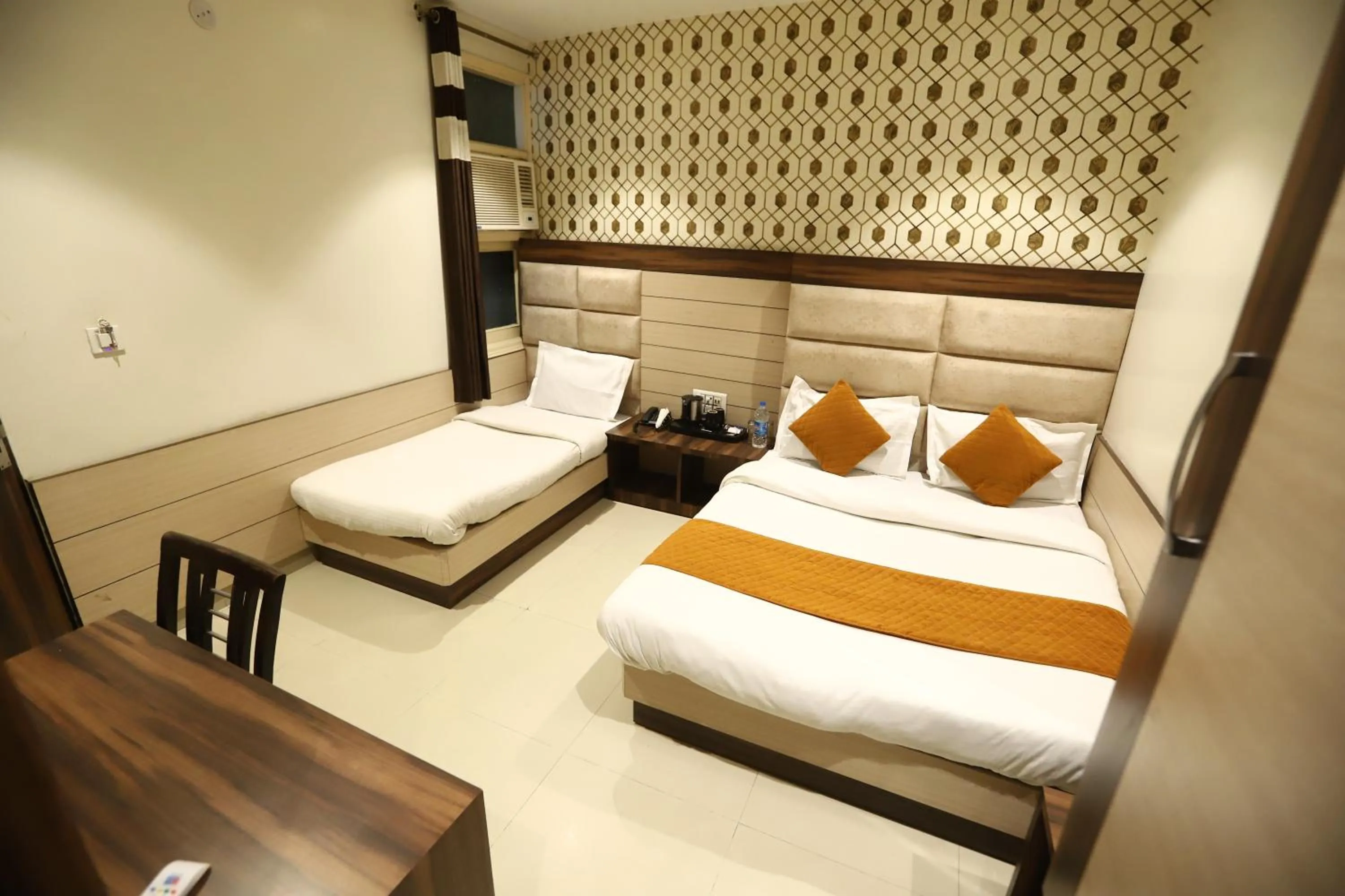 Bedroom, Bed in Hotel Malhotra inn 50 Meter from Golden Temple