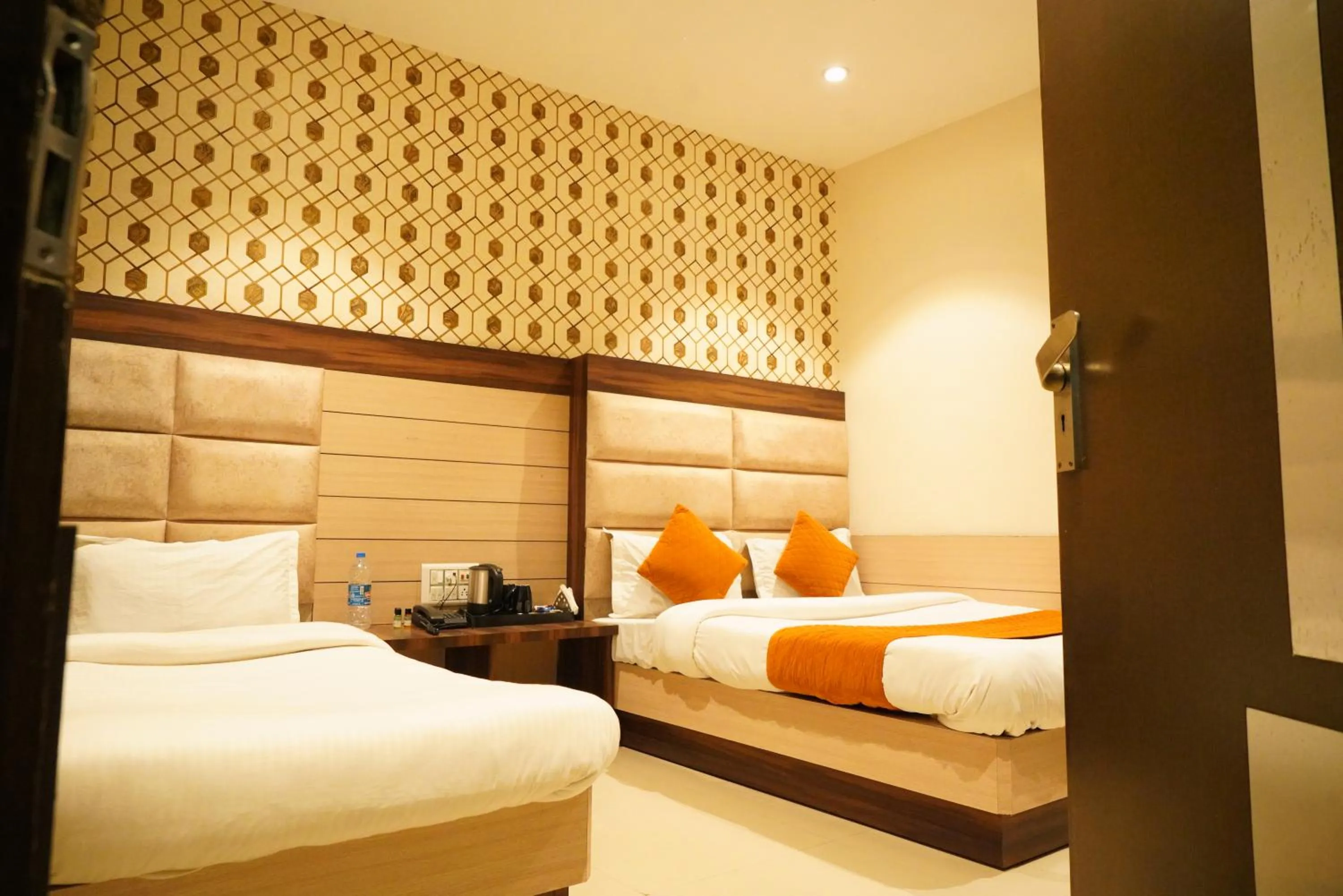 Bedroom, Bed in Hotel Malhotra inn 50 Meter from Golden Temple