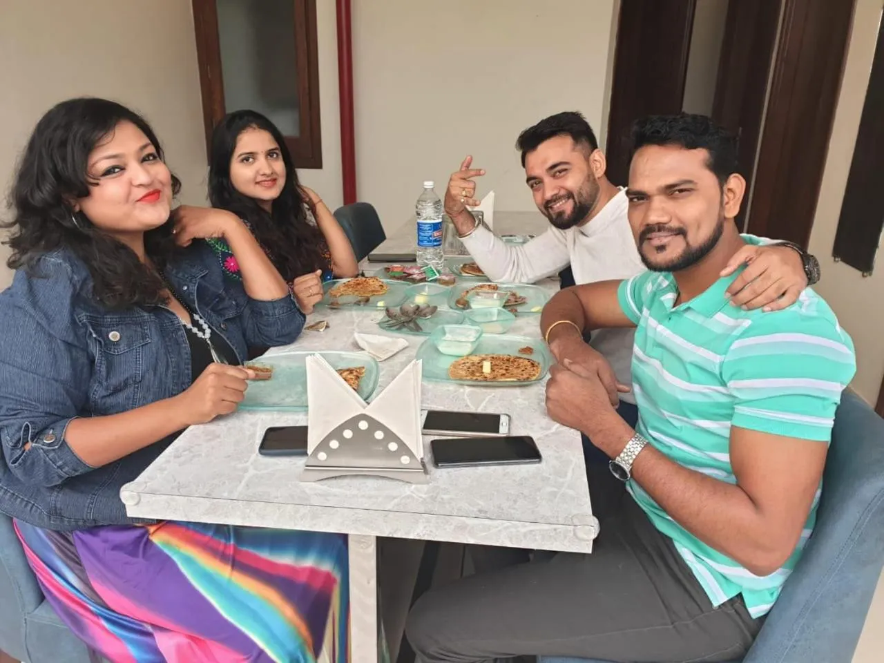 Restaurant/places to eat in Hotel Malhotra inn 50 Meter from Golden Temple