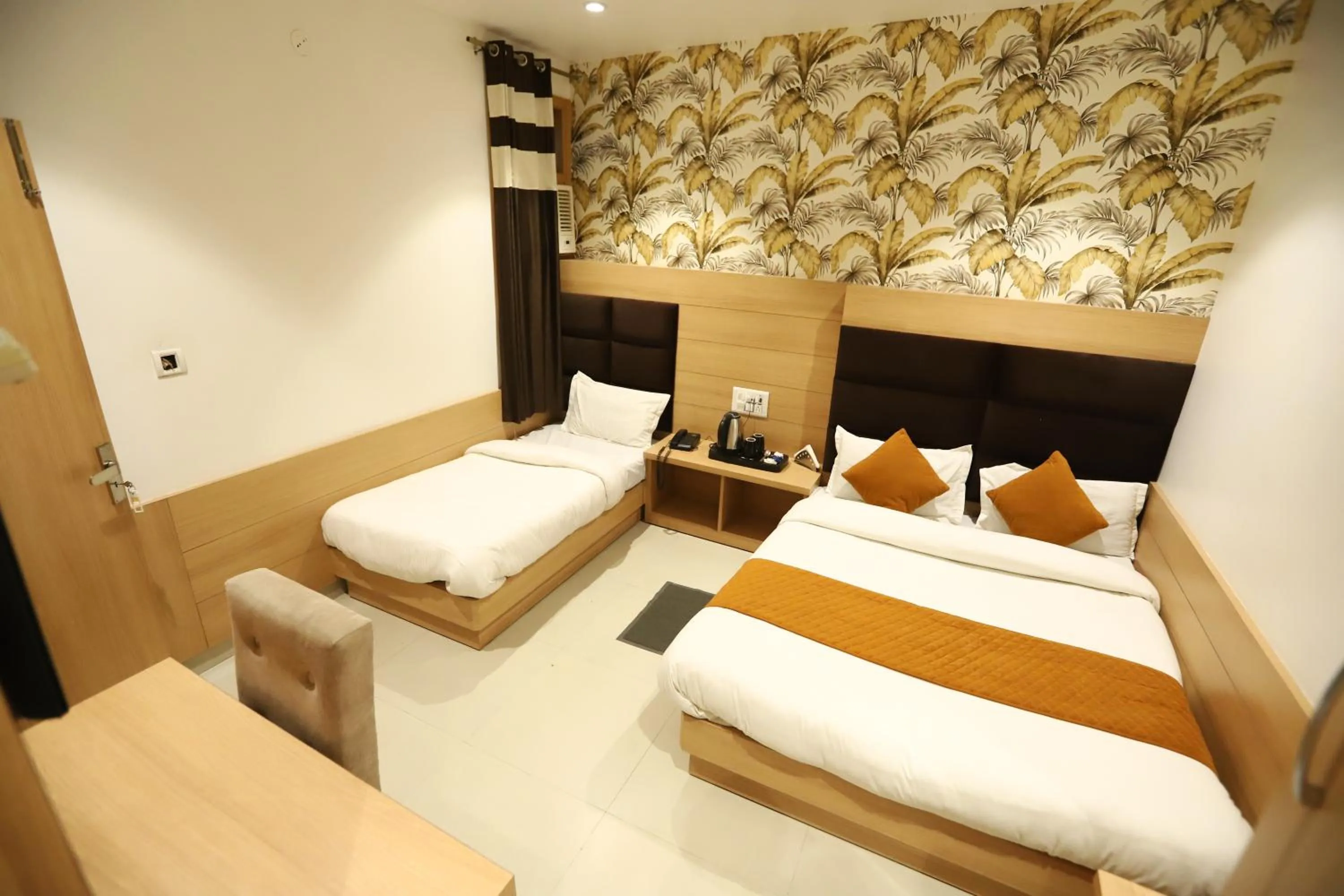 Bedroom, Bed in Hotel Malhotra inn 50 Meter from Golden Temple