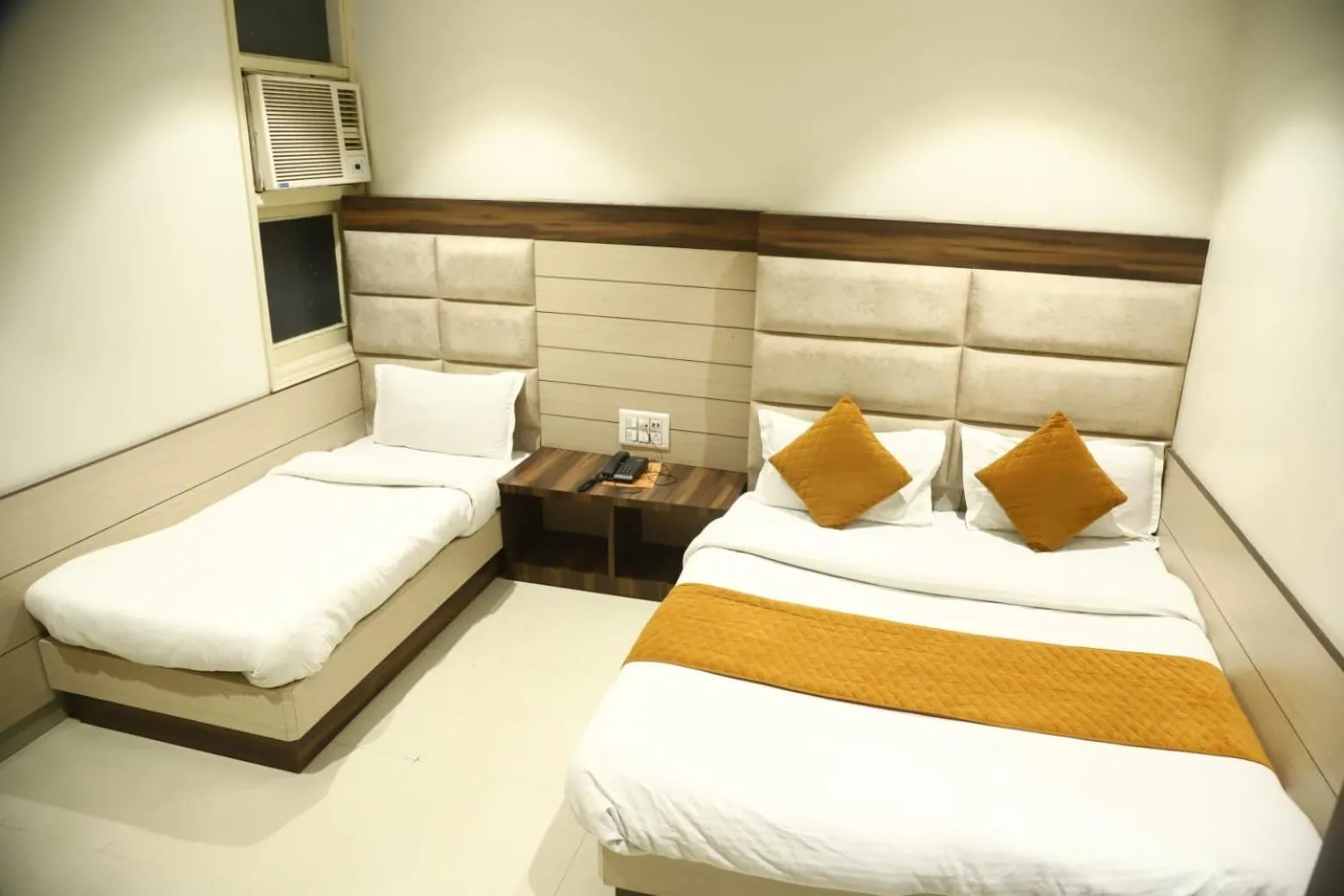 Bedroom, Bed in Hotel Malhotra inn 50 Meter from Golden Temple