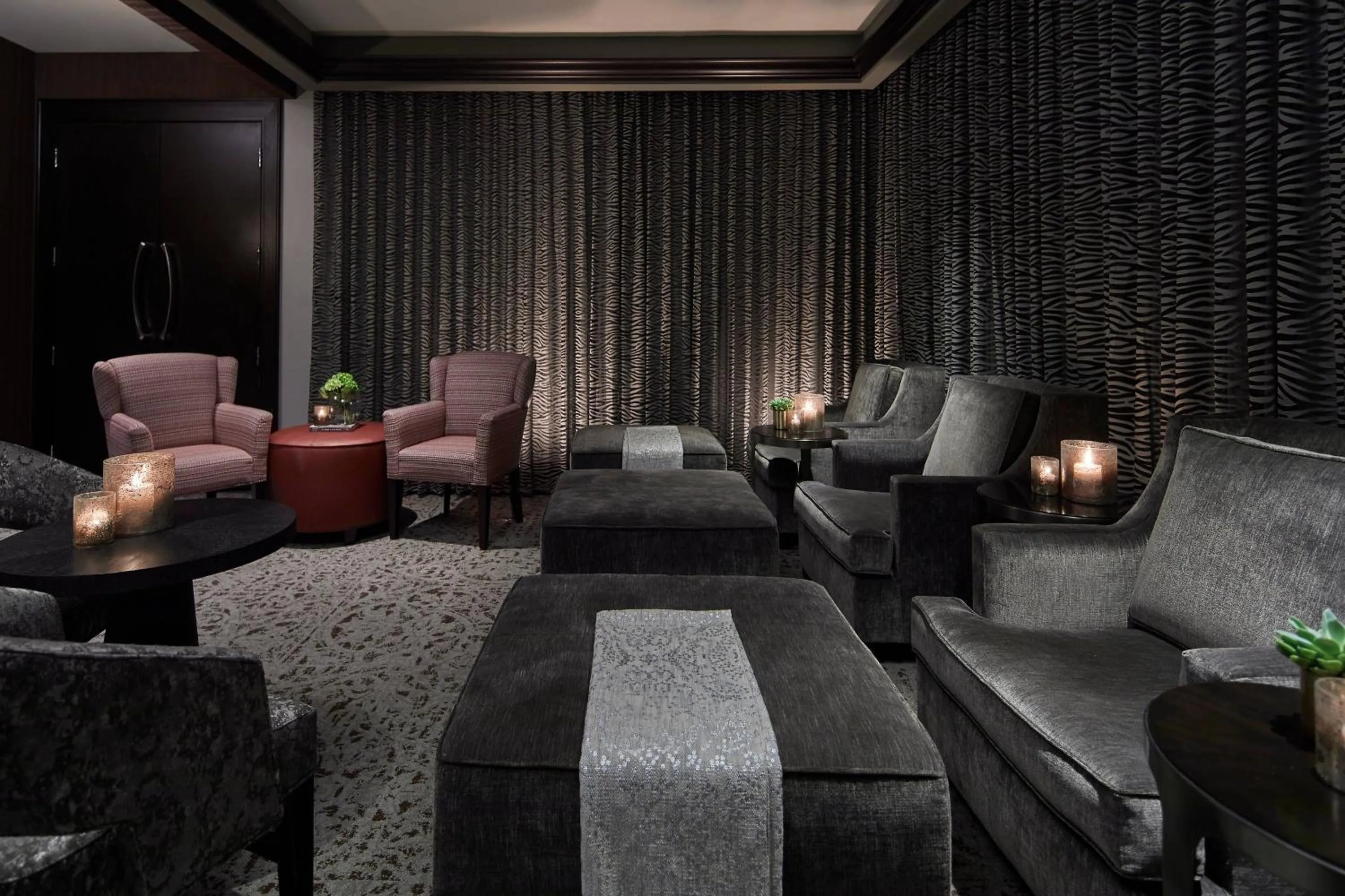 Lounge or bar in The Battle House Renaissance Mobile Hotel & Spa