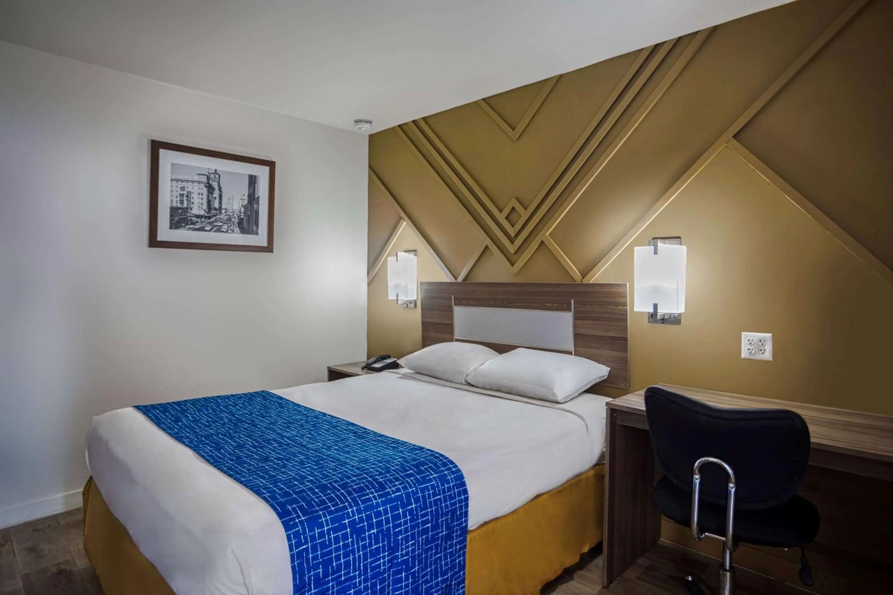 Photo of the whole room, Bed in City Center Downtown