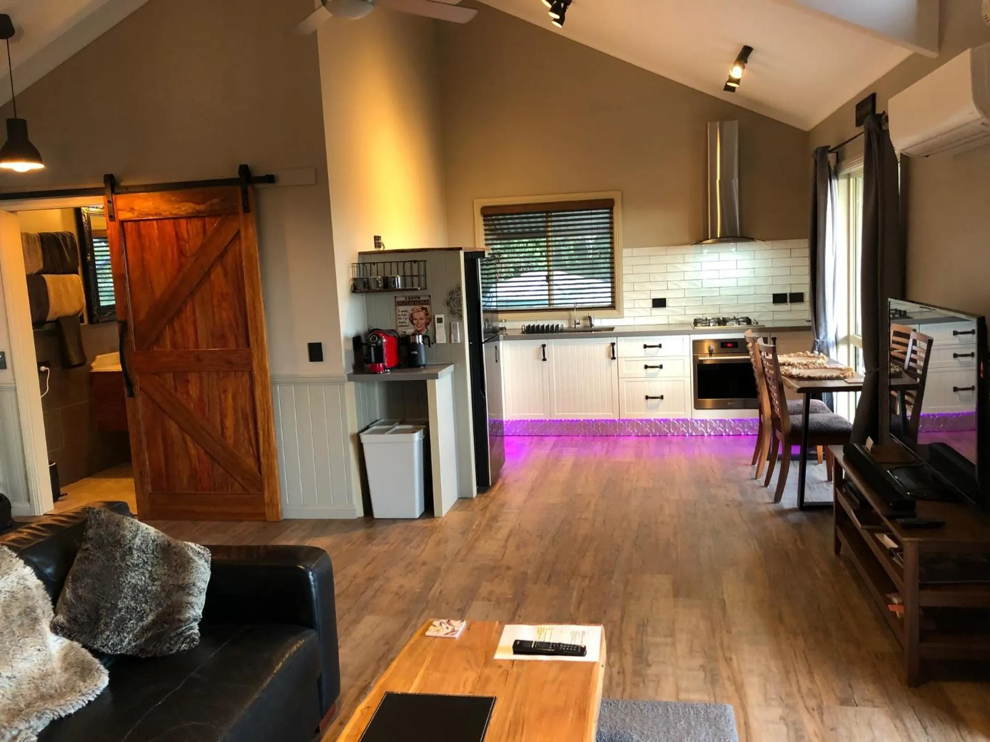 Kitchen or kitchenette in Maleny Luxury Cottages