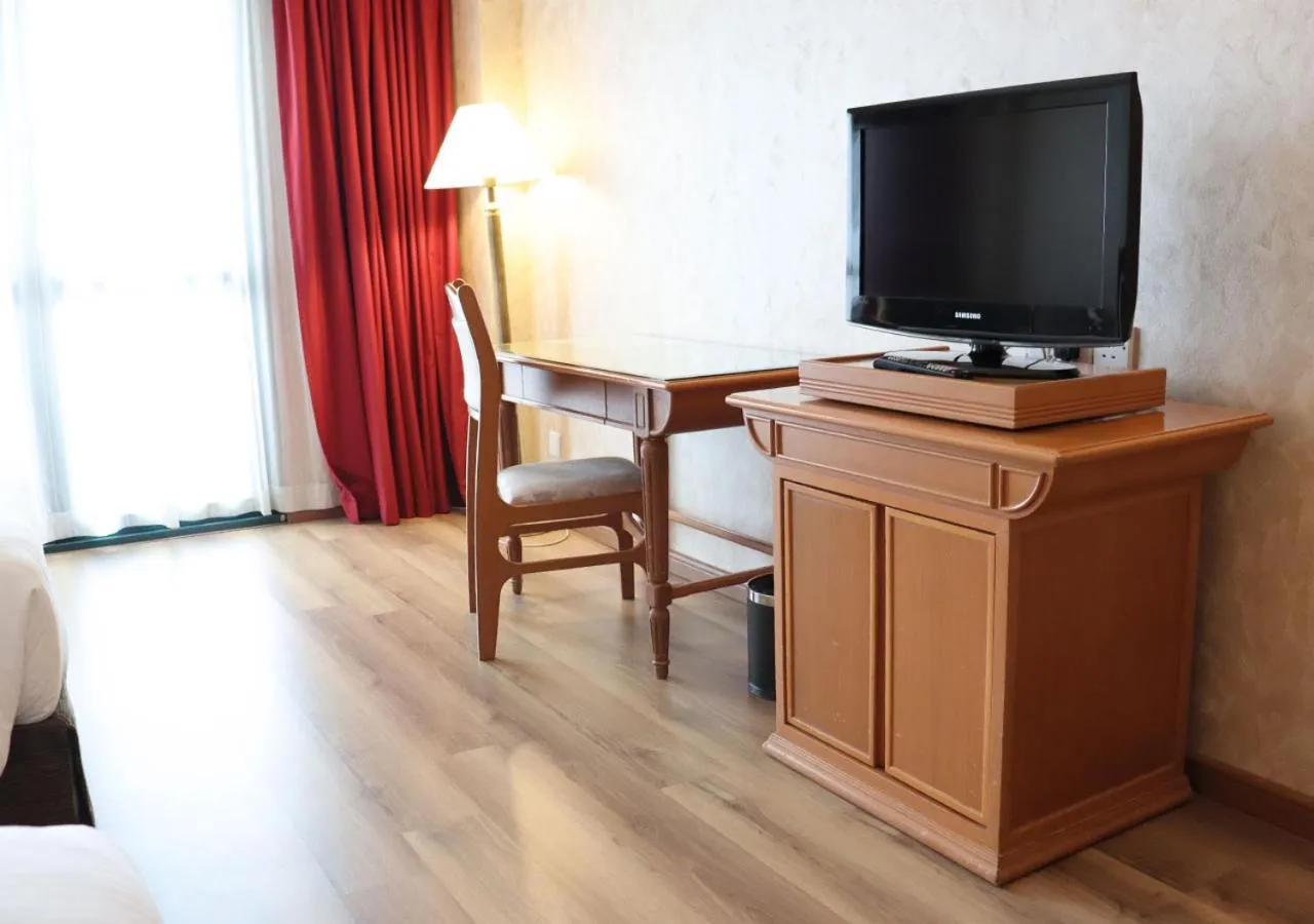 TV and multimedia in Grand Palace Hotel