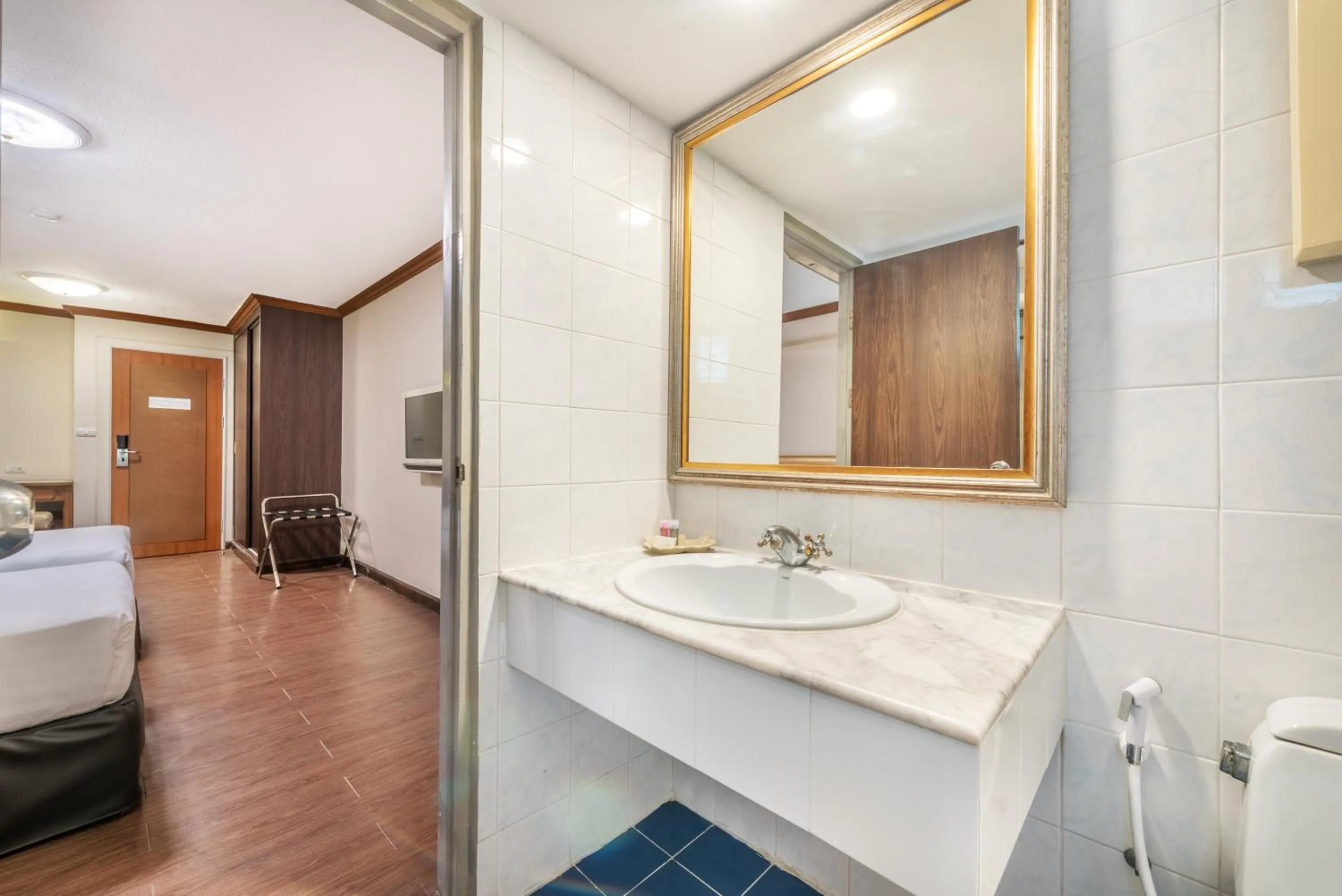 Bathroom in NASA BANGKOK - Airport Rail Link Ramkhamhang