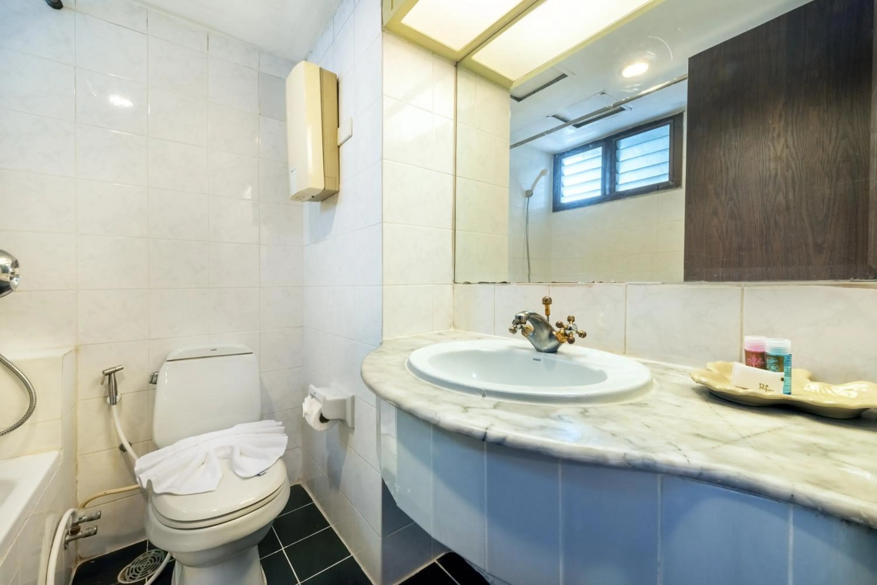 Shower in NASA BANGKOK - Airport Rail Link Ramkhamhang