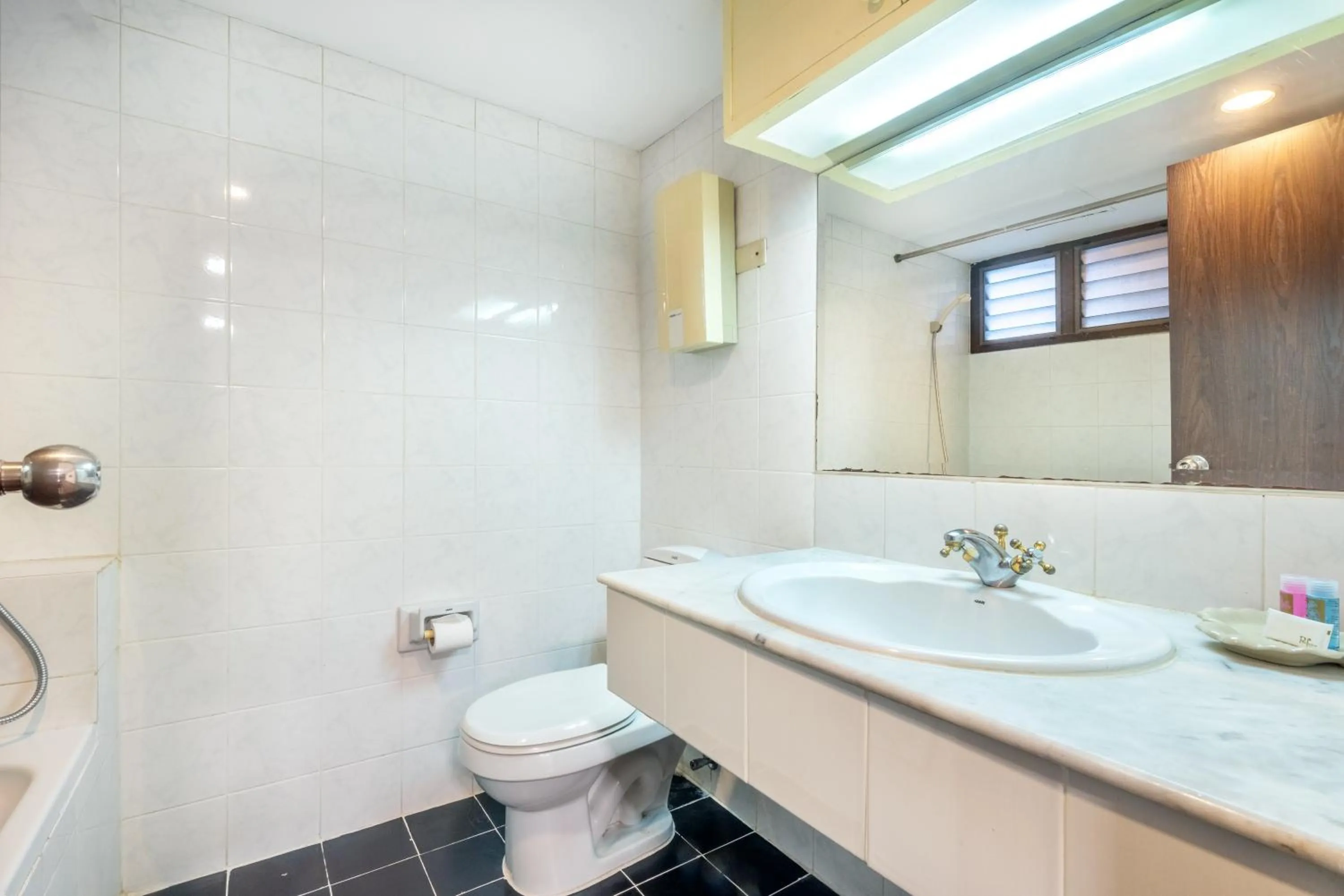 Bathroom in NASA BANGKOK - Airport Rail Link Ramkhamhang