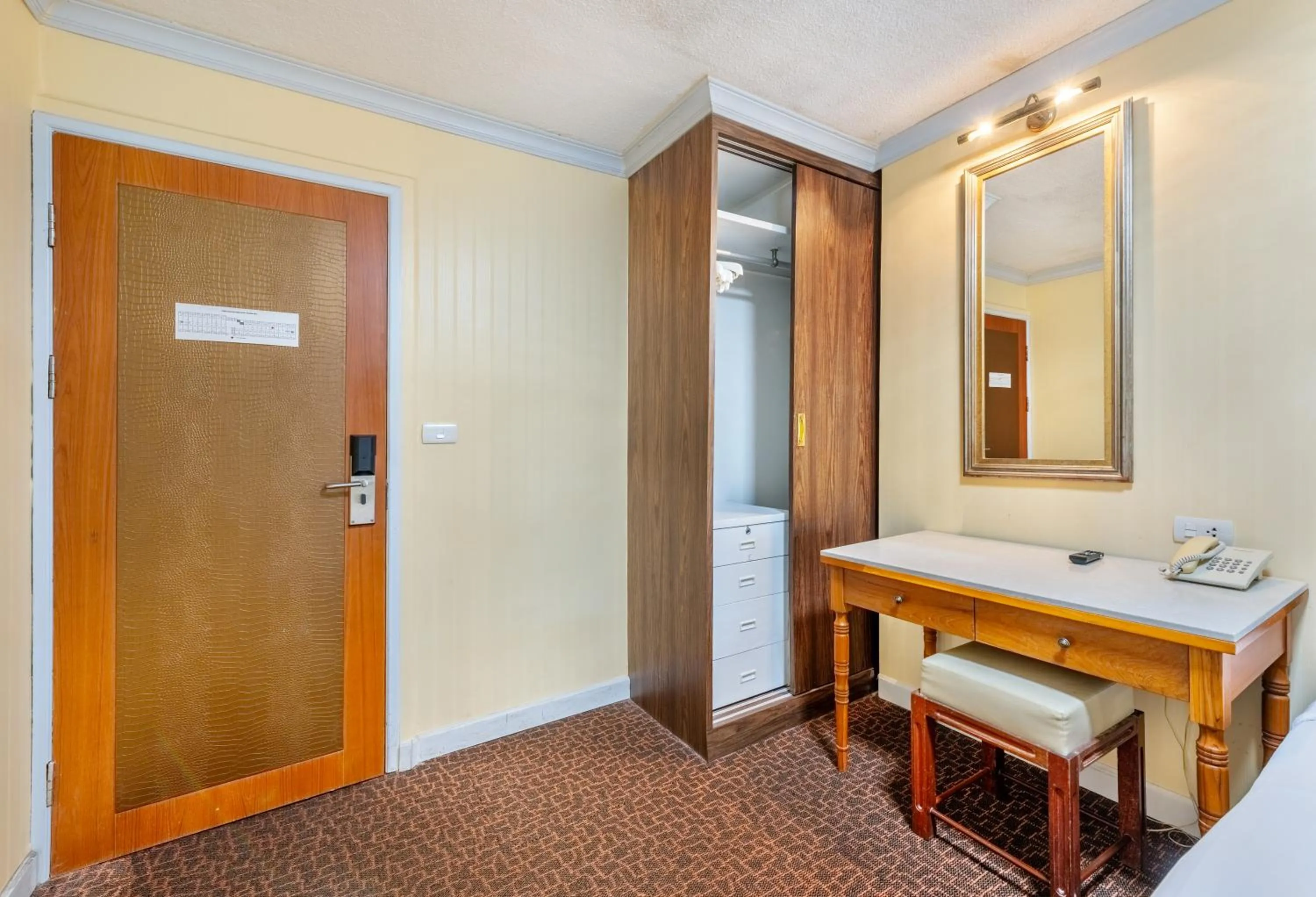 wardrobe in NASA BANGKOK - Airport Rail Link Ramkhamhang