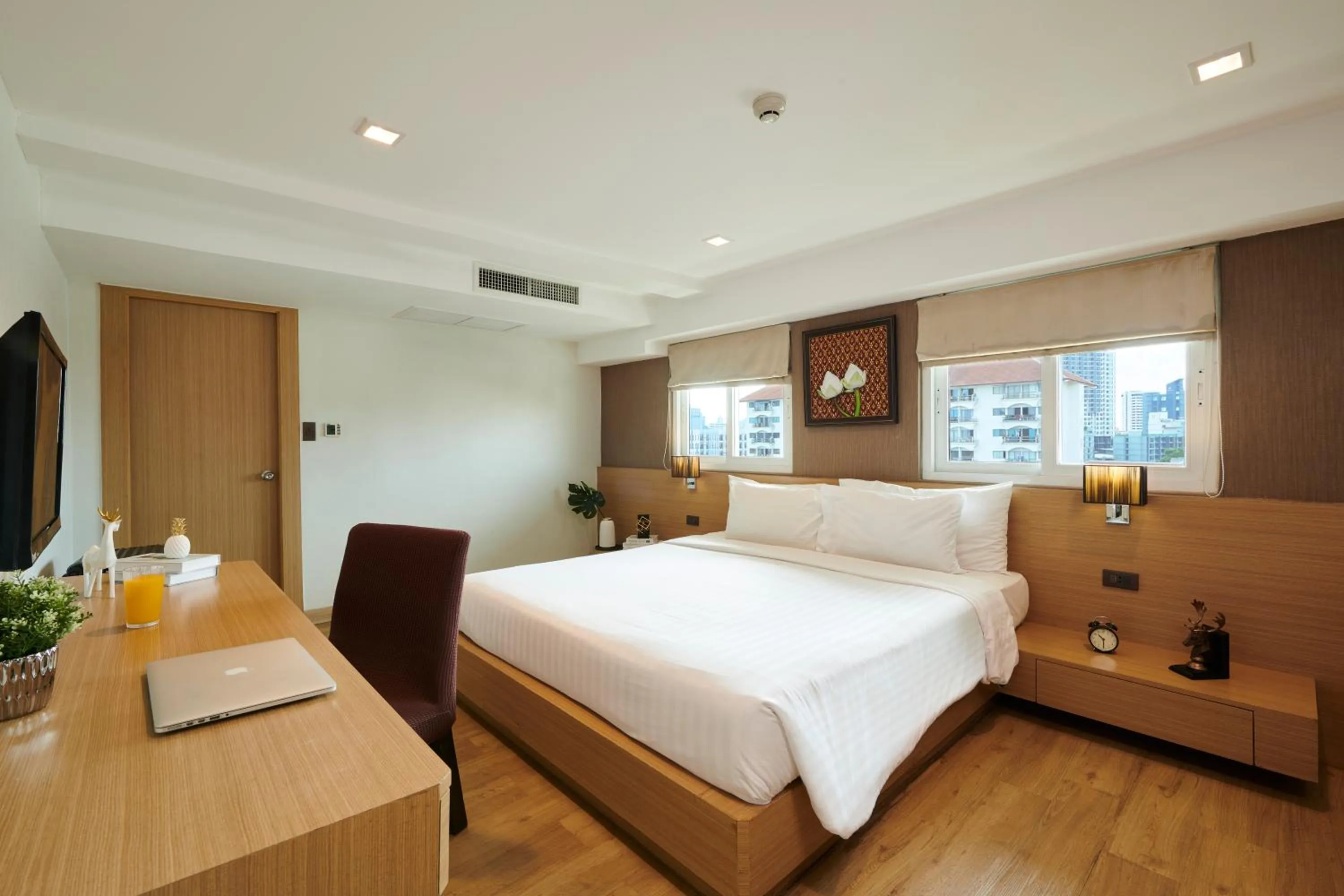 Bed in Adelphi Pattaya