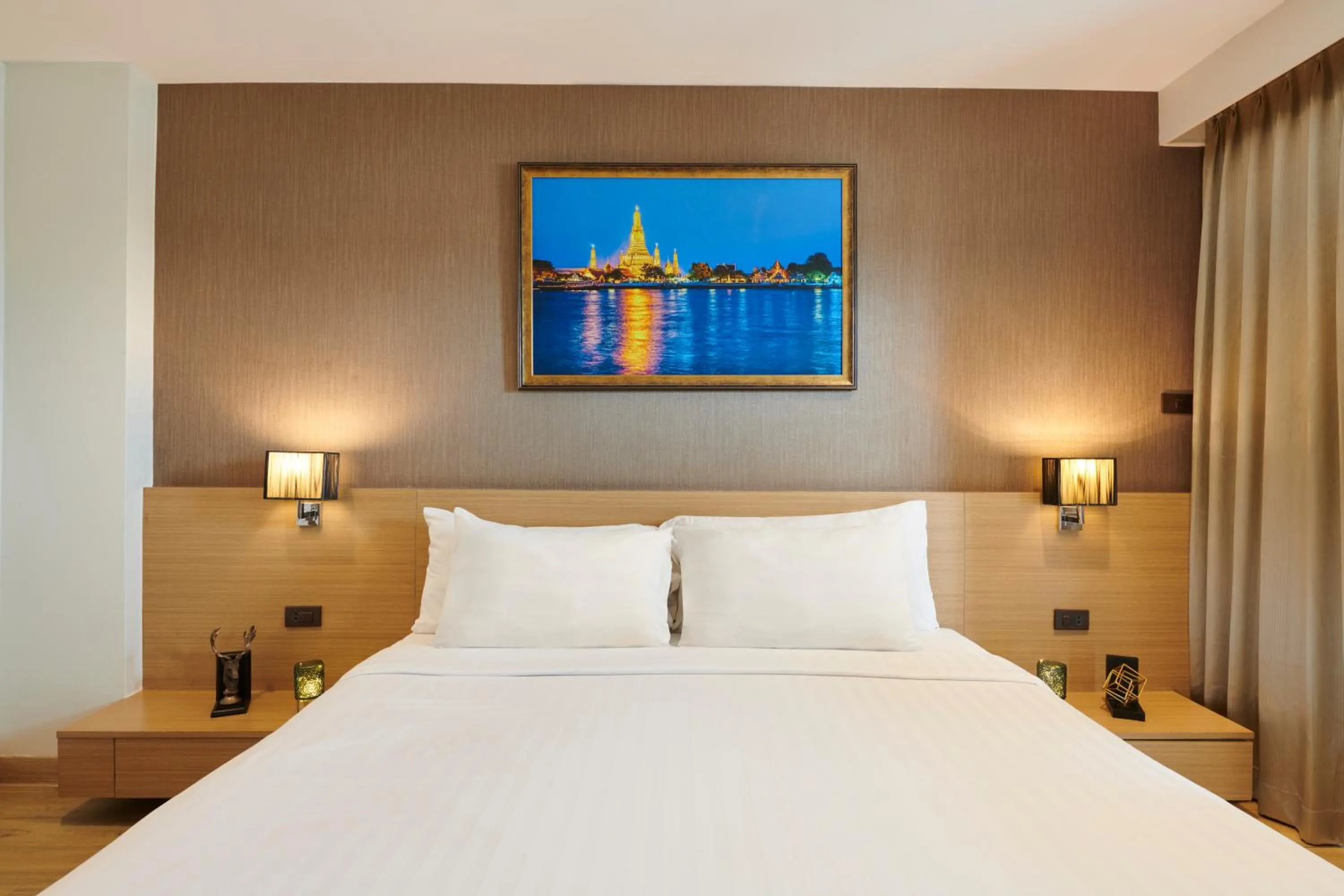 Bed in Adelphi Pattaya