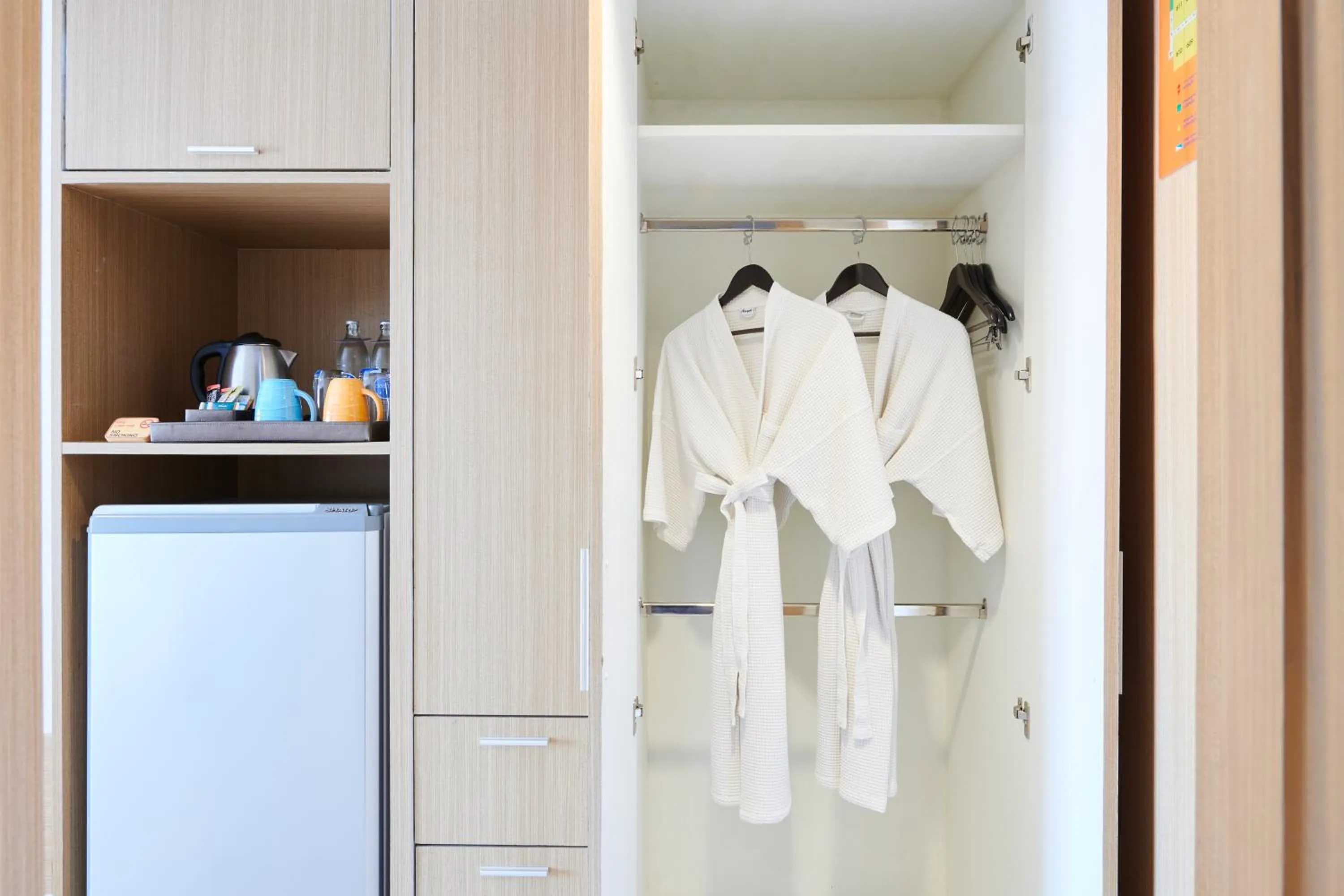 wardrobe in Adelphi Pattaya