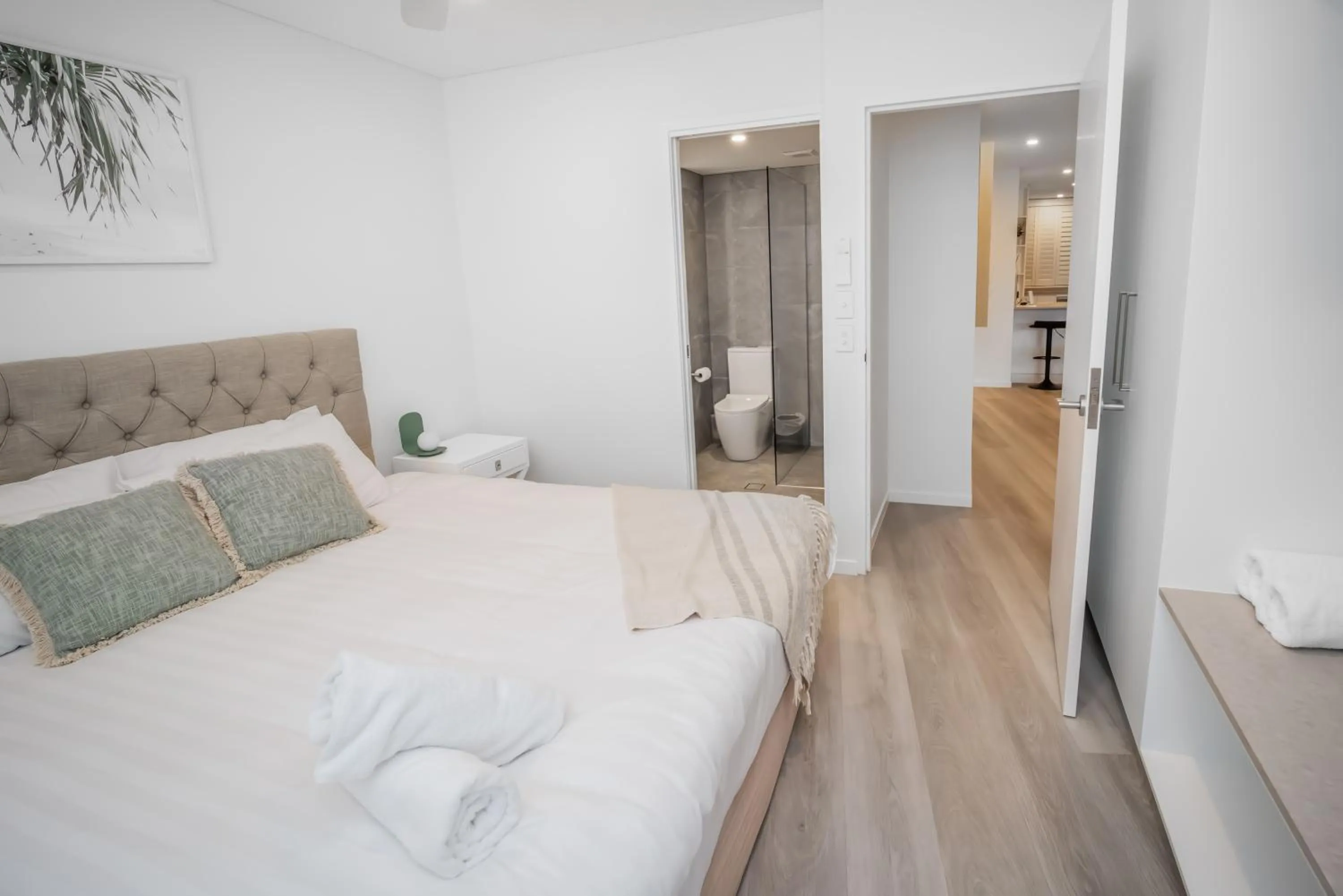 Bedroom, Bed in Bay Royal Apartments