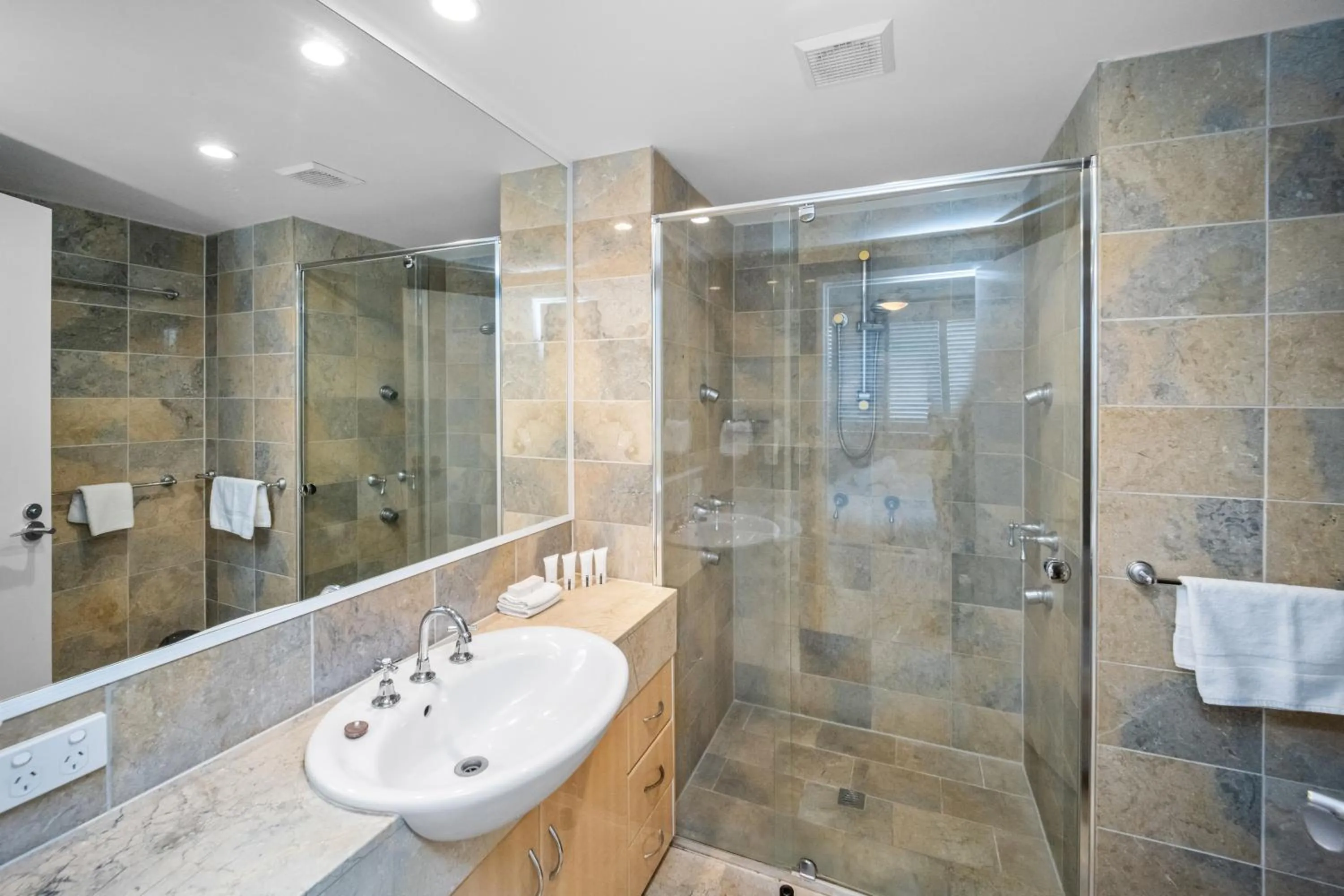 Bay Royal Apartments