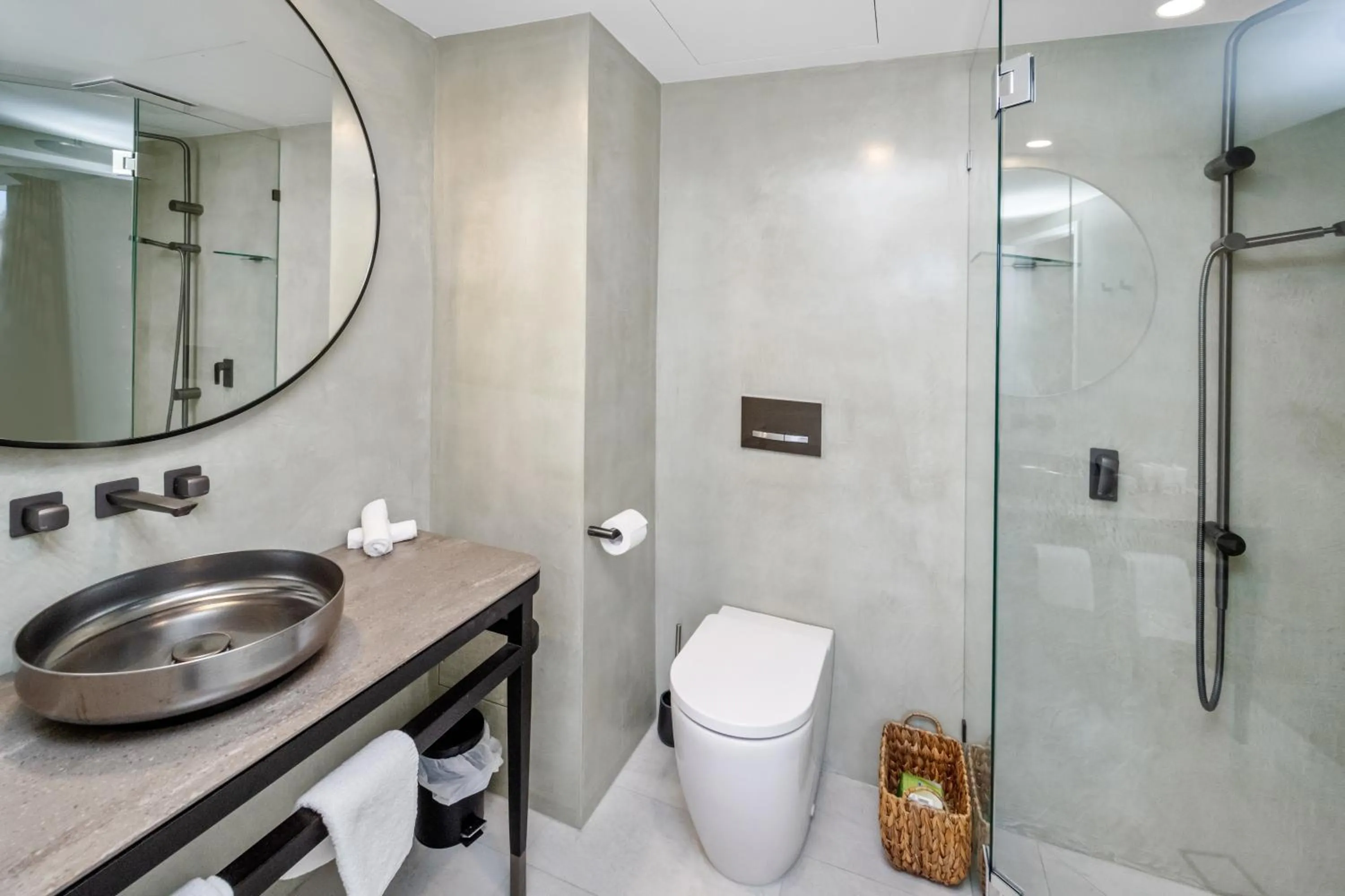 Bathroom in Bay Royal Apartments