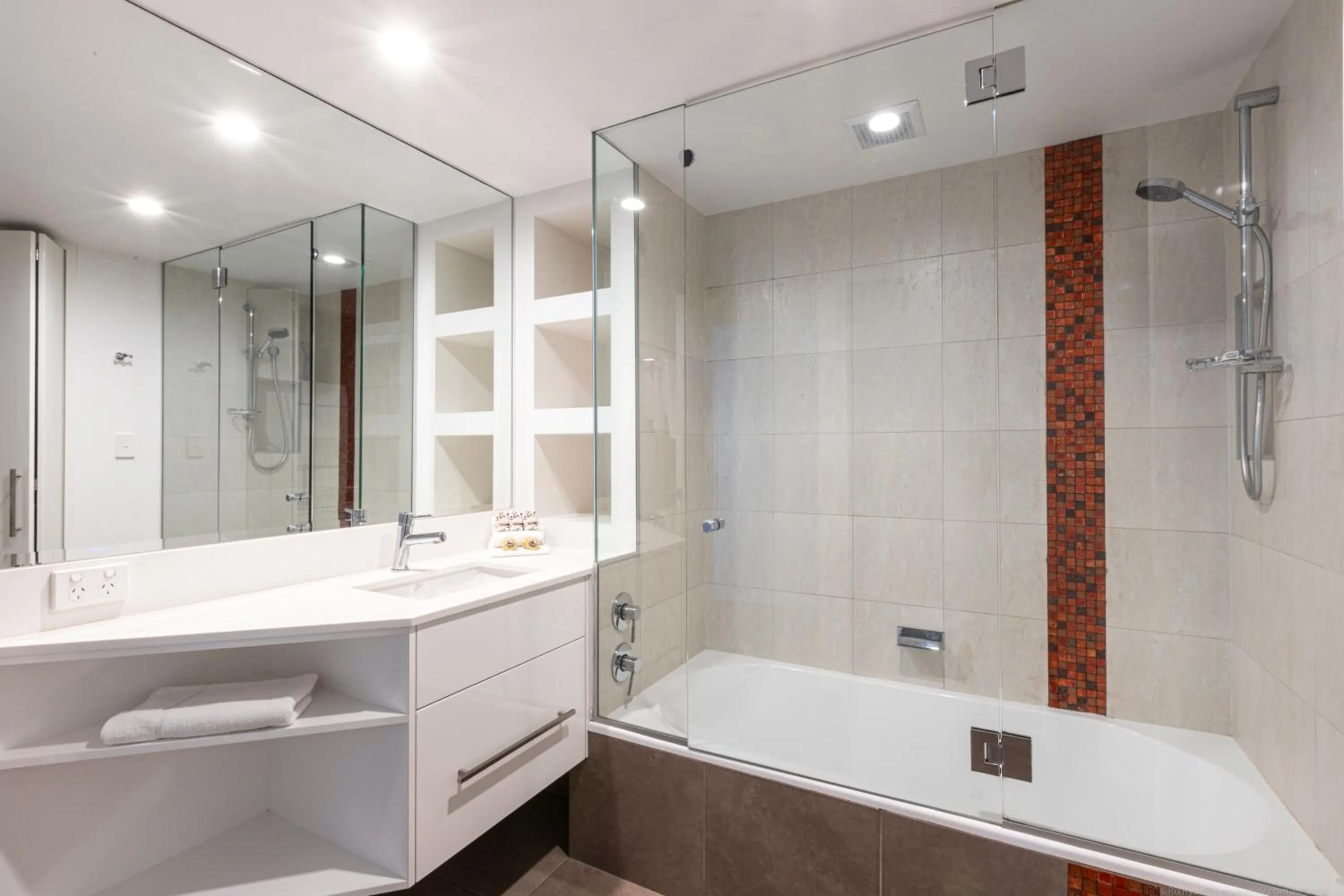 Shower in Bay Royal Apartments