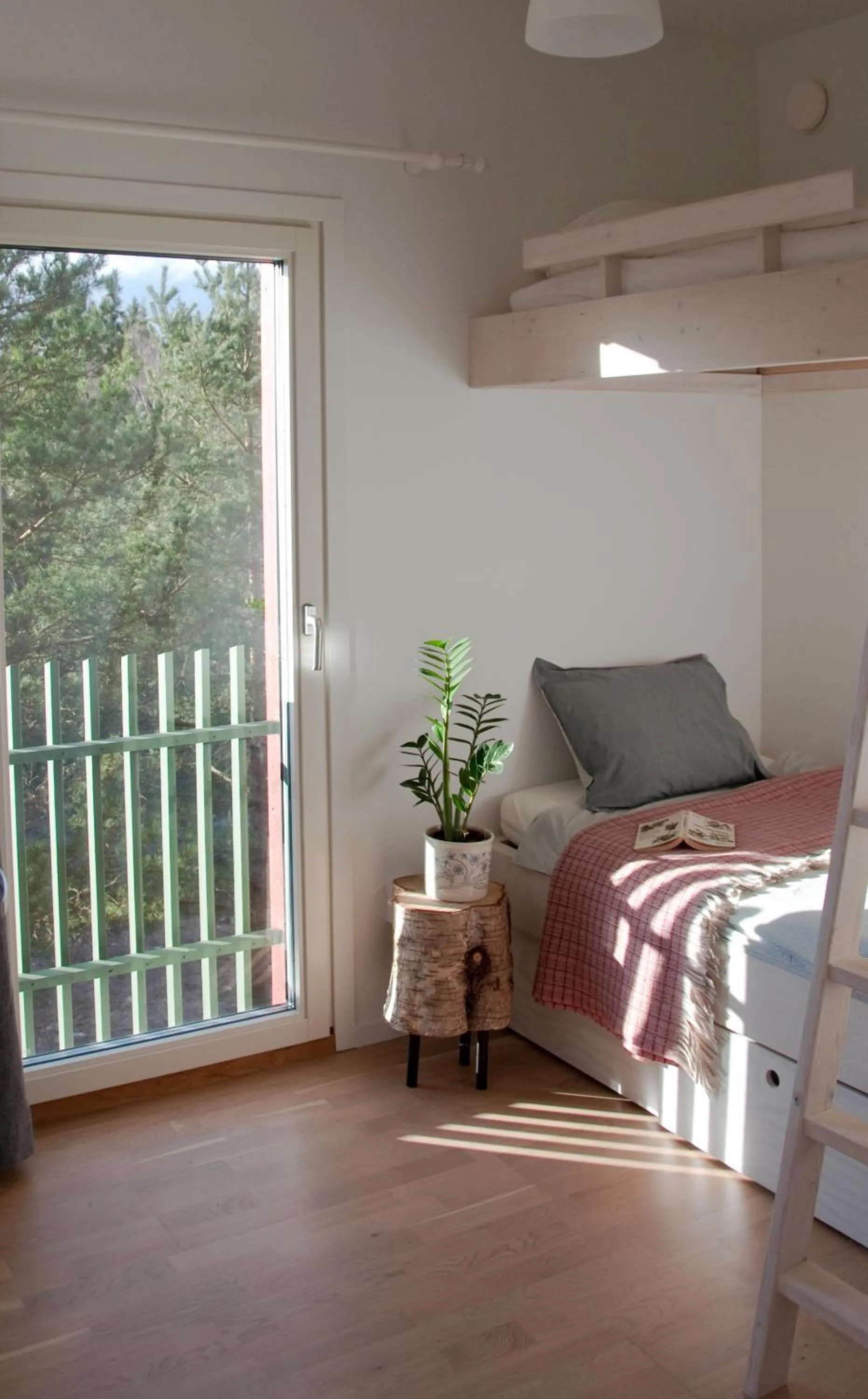 Bed in Escape to PaulssonPaleo