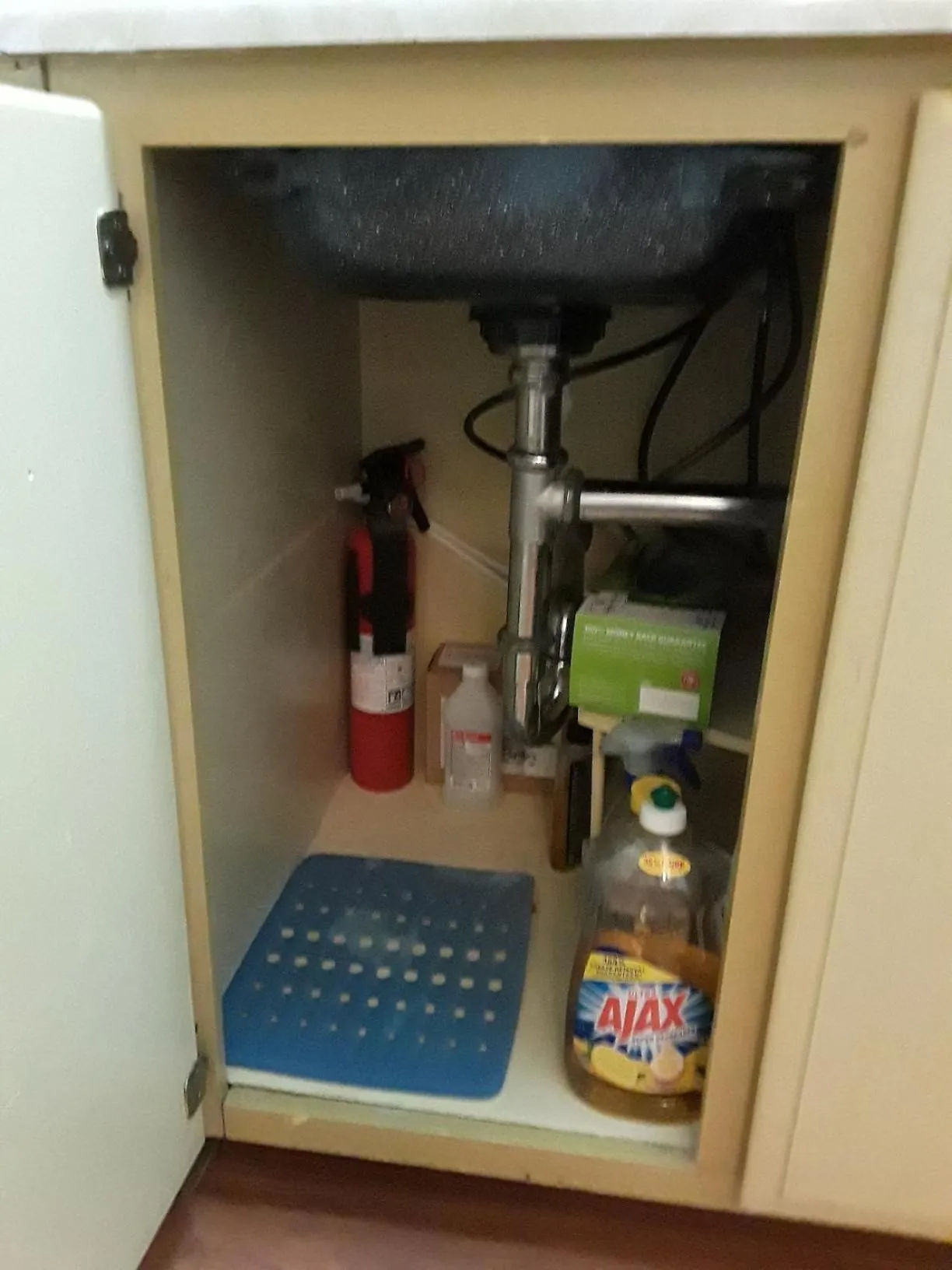 Kitchen or kitchenette in Adair Springs Cabin