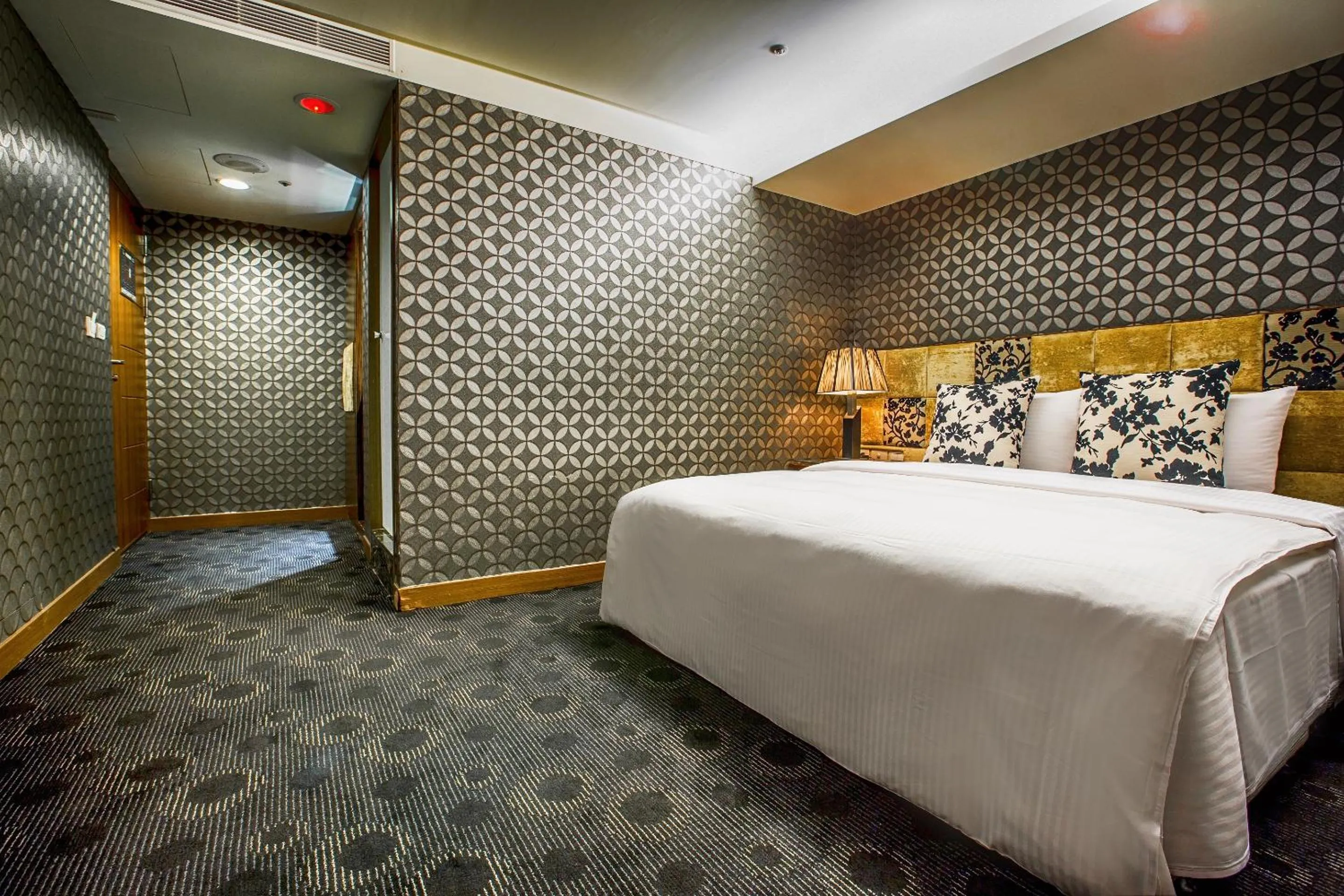 Bed in Cai She Hotel