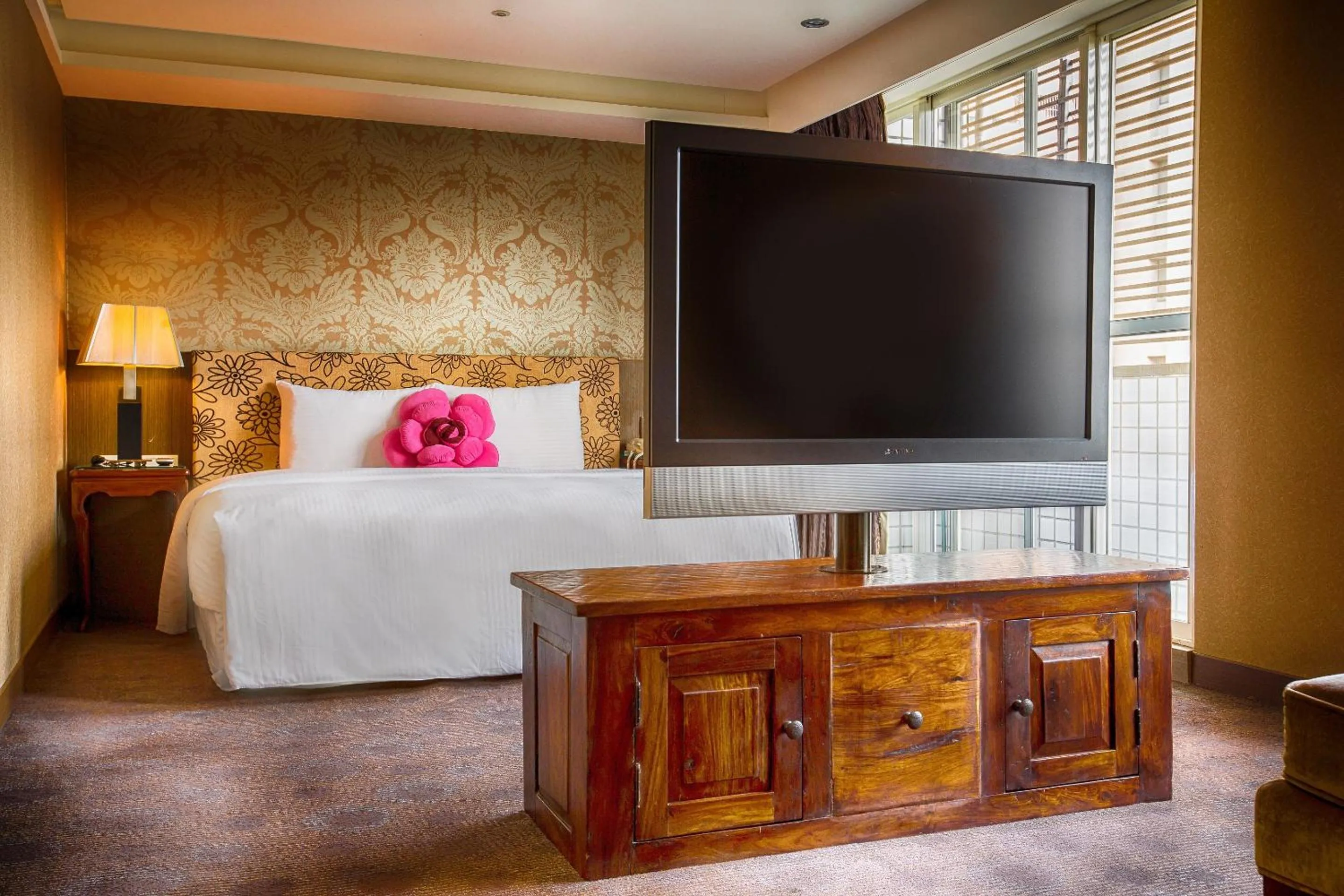 Bed in Cai She Hotel