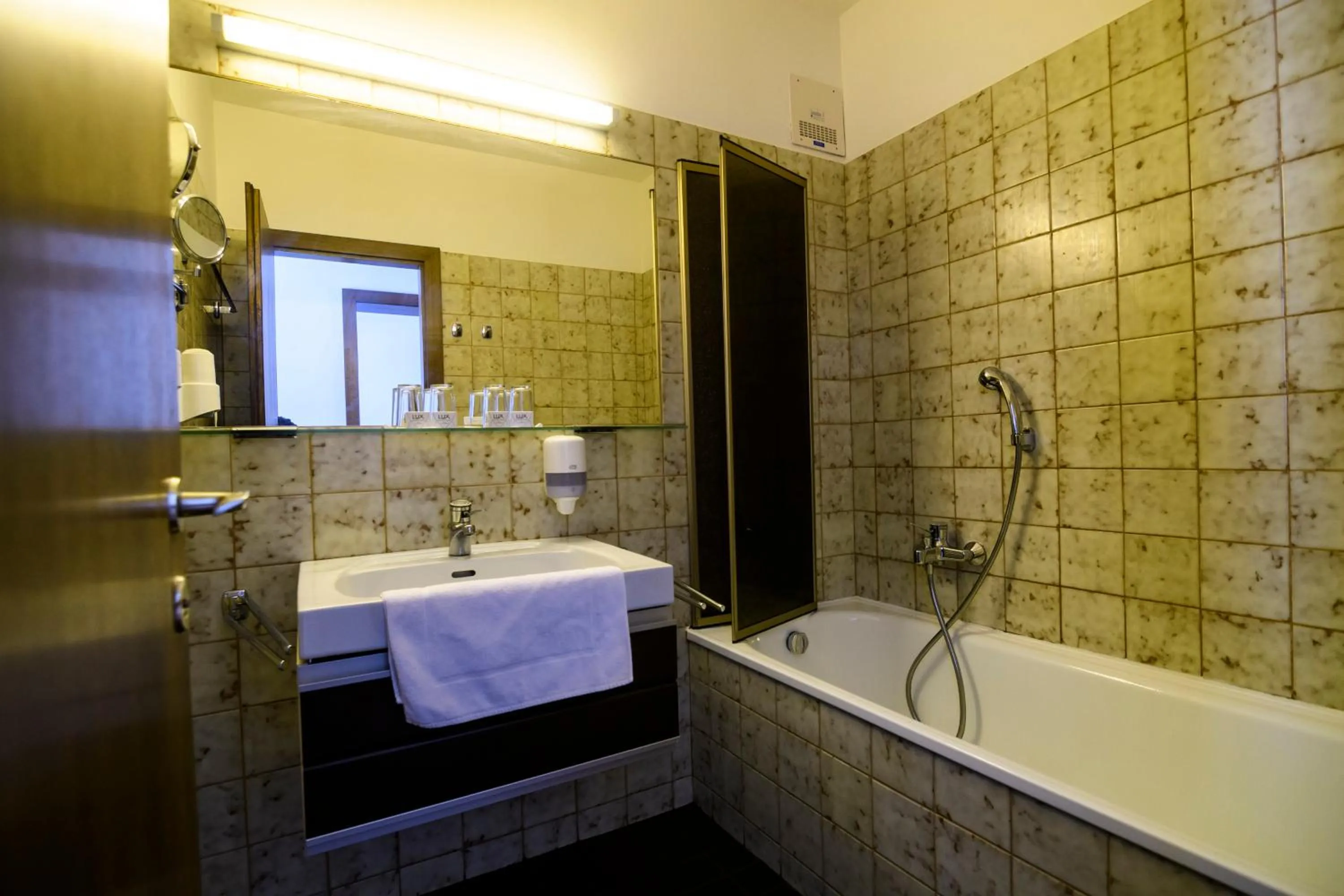 Bathroom in BS-Ötscher Hotel