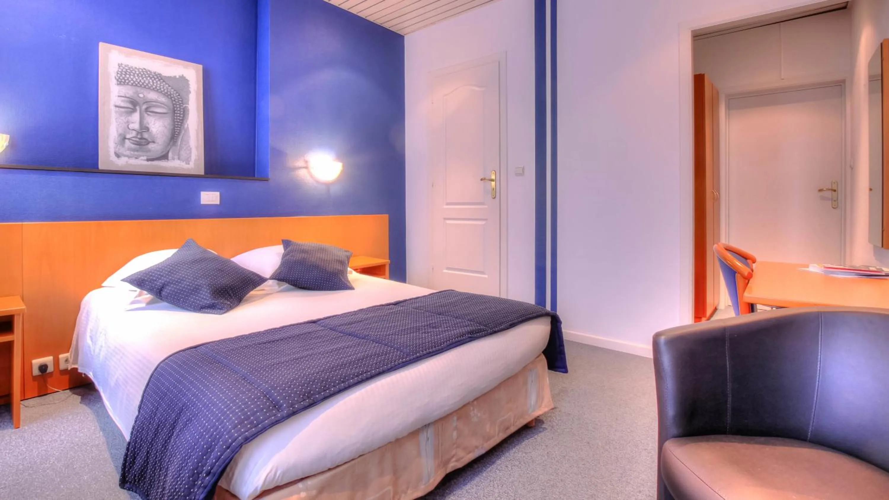 TV and multimedia, Bed in Hotel Le Terminus