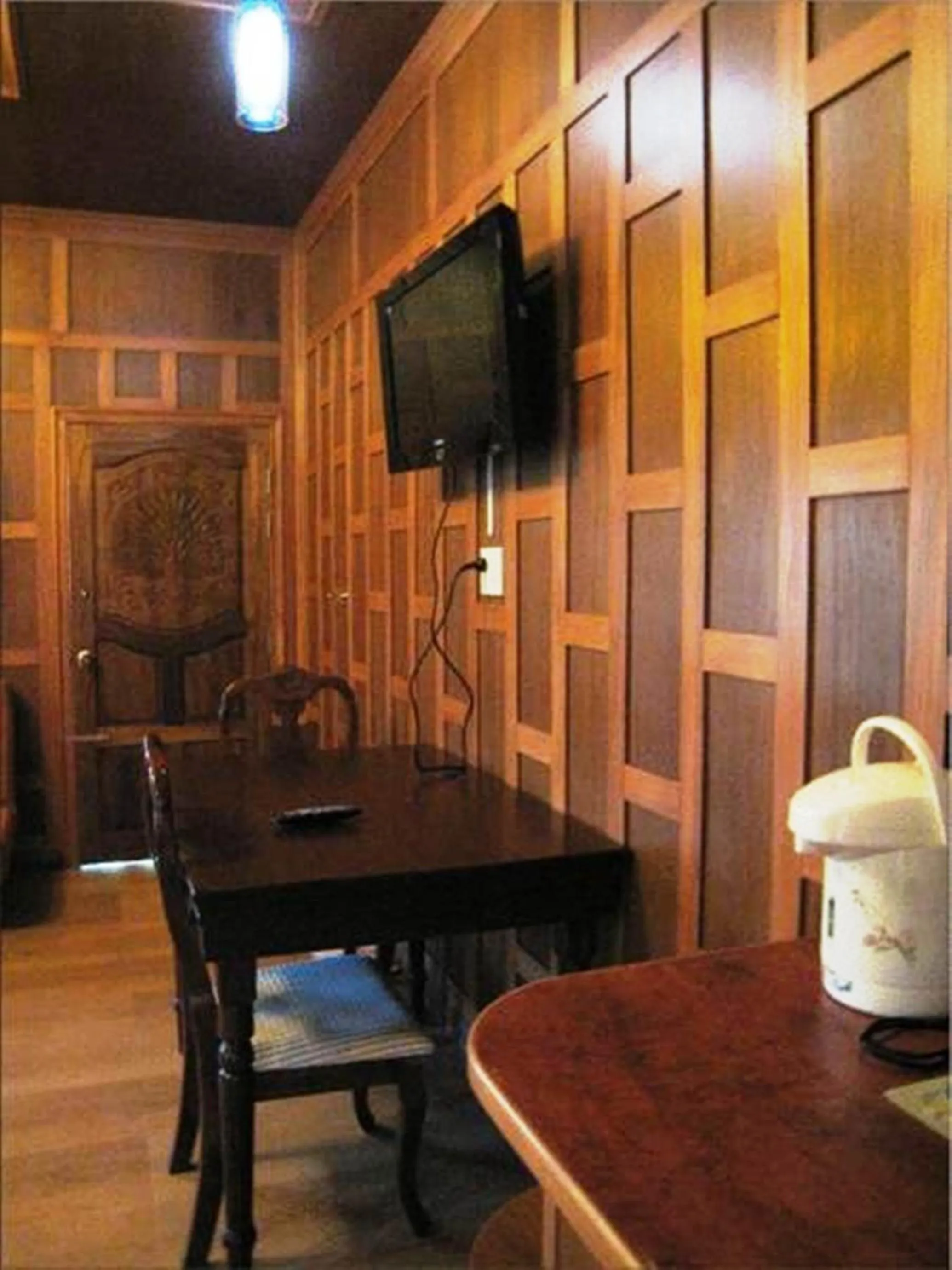 TV and multimedia in JJ Bungalow